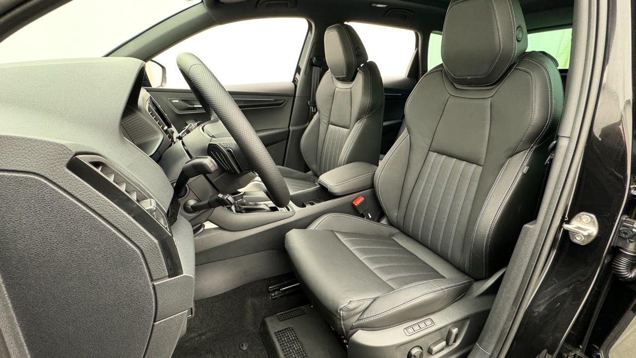 SKODA Karoq 2.0 TSI SportLine 4x4 DSG-image-4