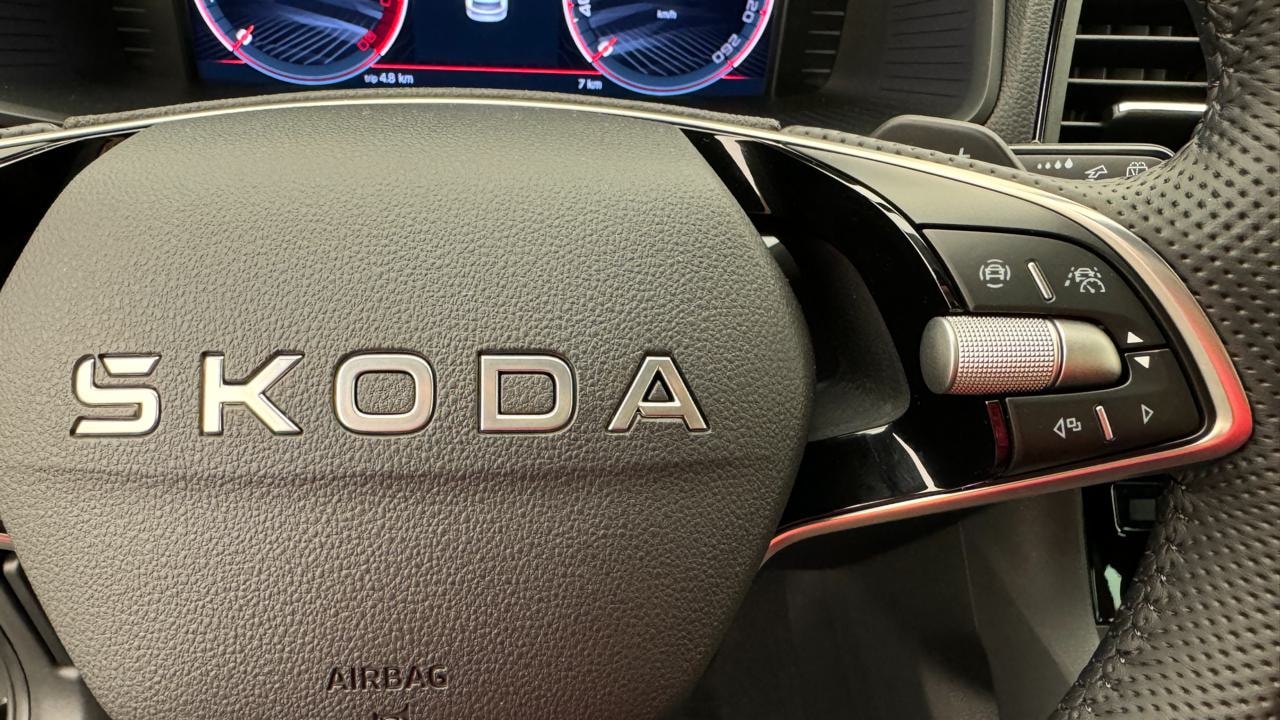 SKODA Karoq 2.0 TSI SportLine 4x4 DSG-image-9