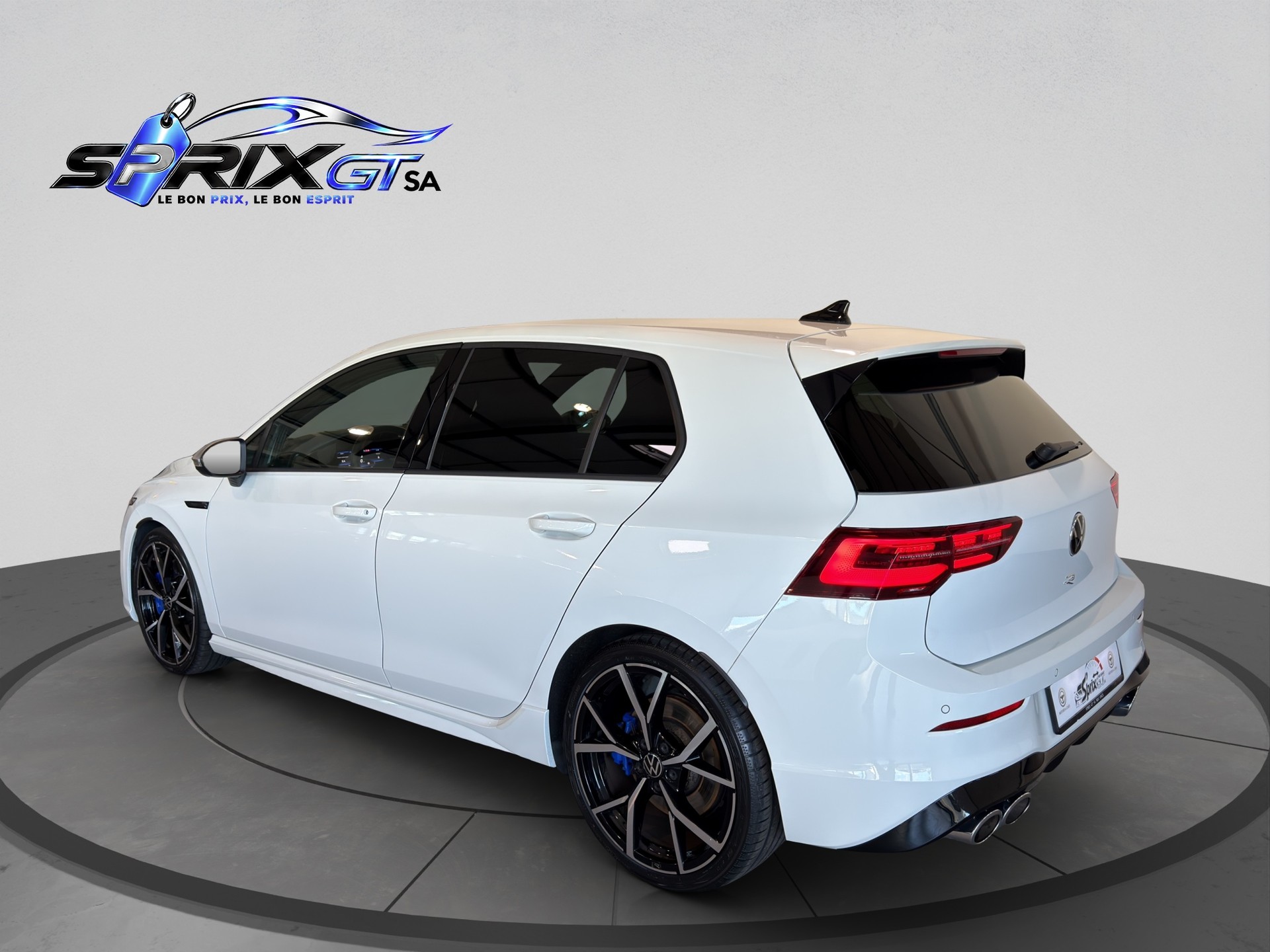 VW Golf 2.0 TSI R DSG 4Motion-image-2