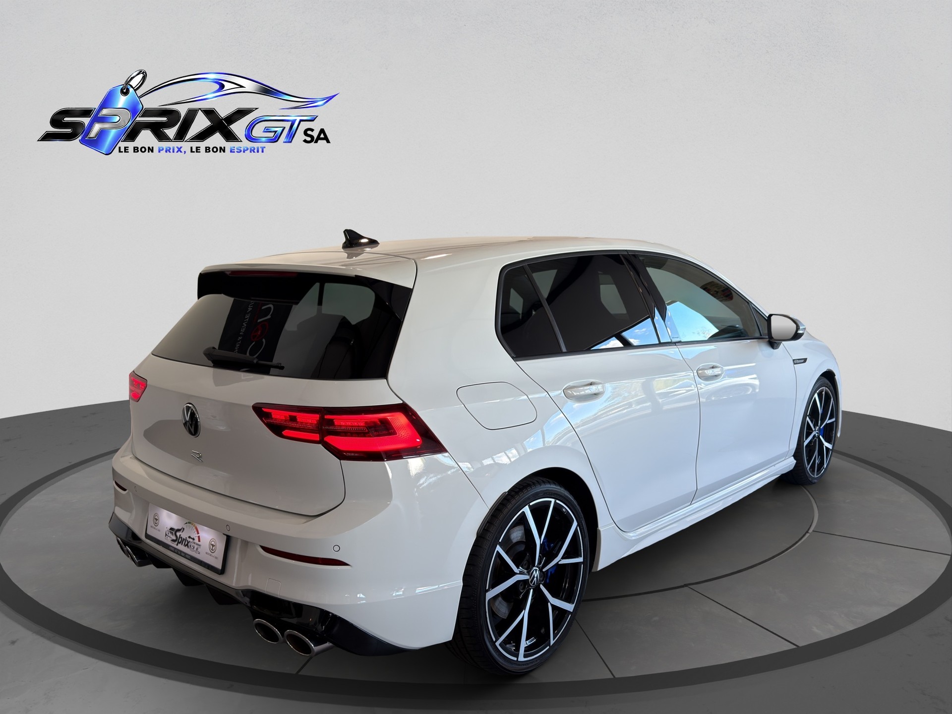 VW Golf 2.0 TSI R DSG 4Motion-image-4