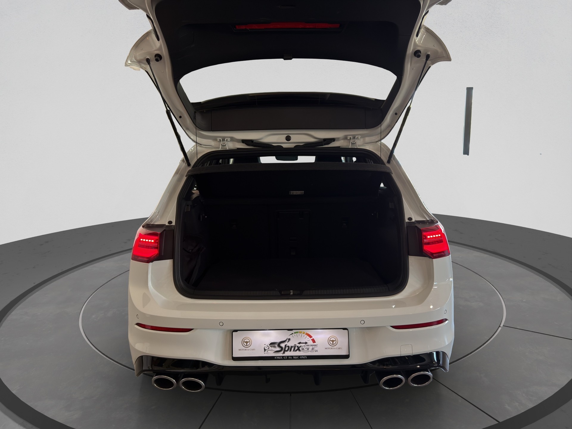 VW Golf 2.0 TSI R DSG 4Motion-image-8