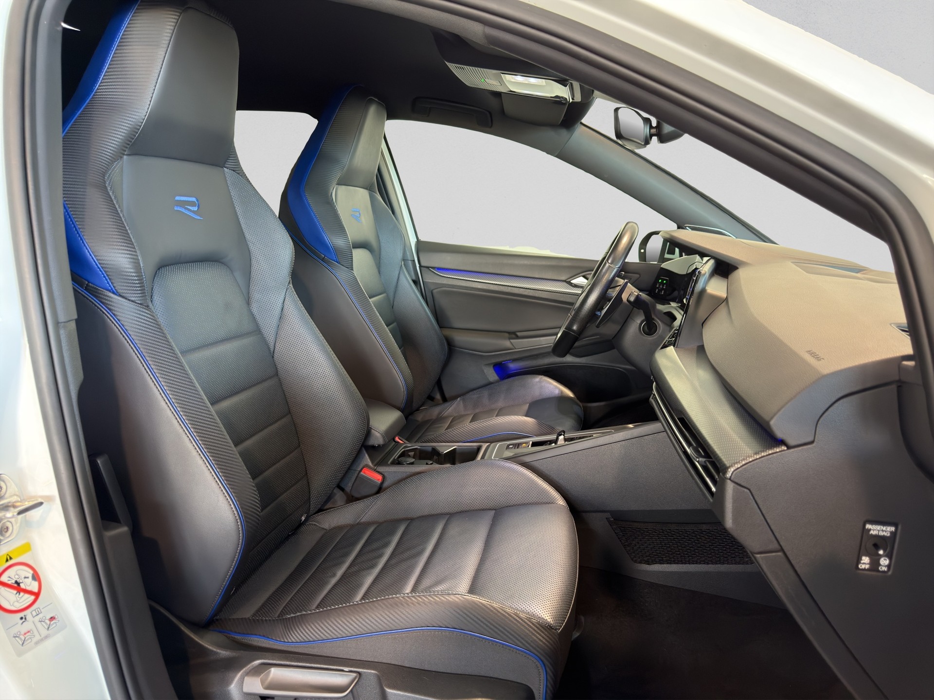 VW Golf 2.0 TSI R DSG 4Motion-image-10
