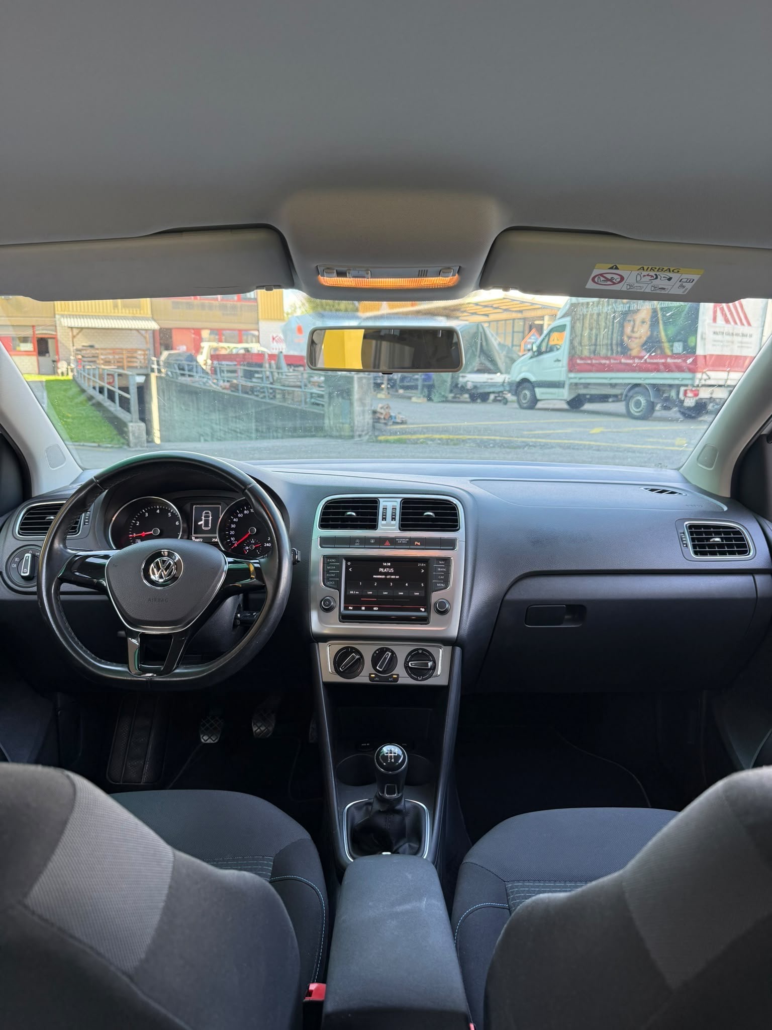 VW Polo 1.0 TSI BMT Trendline-image-10