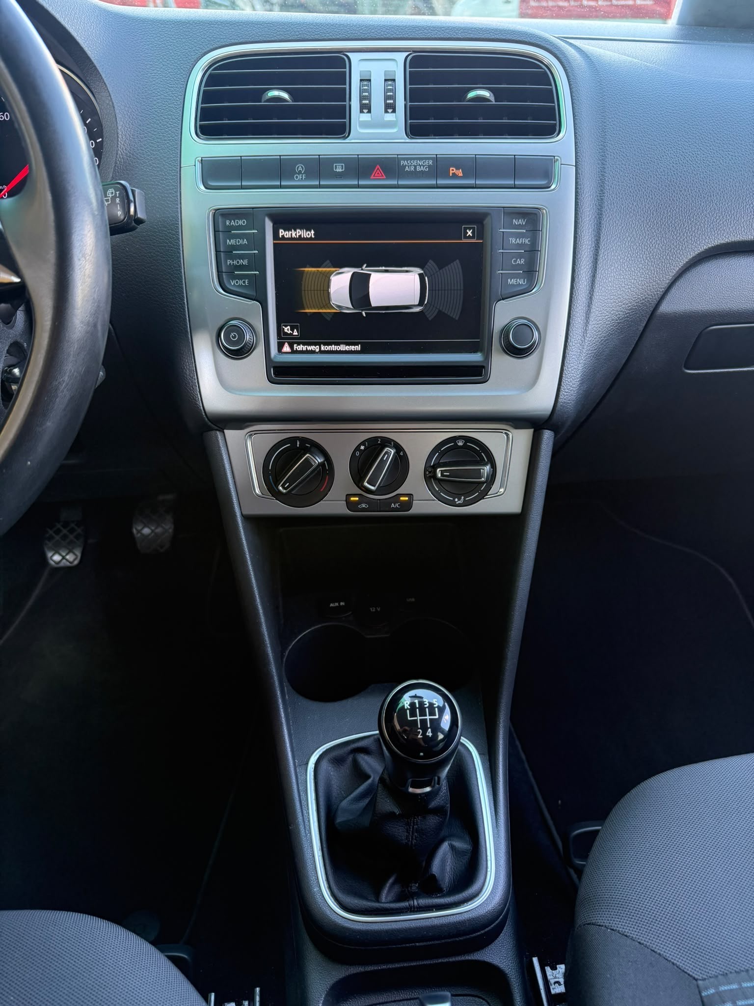 VW Polo 1.0 TSI BMT Trendline-image-11