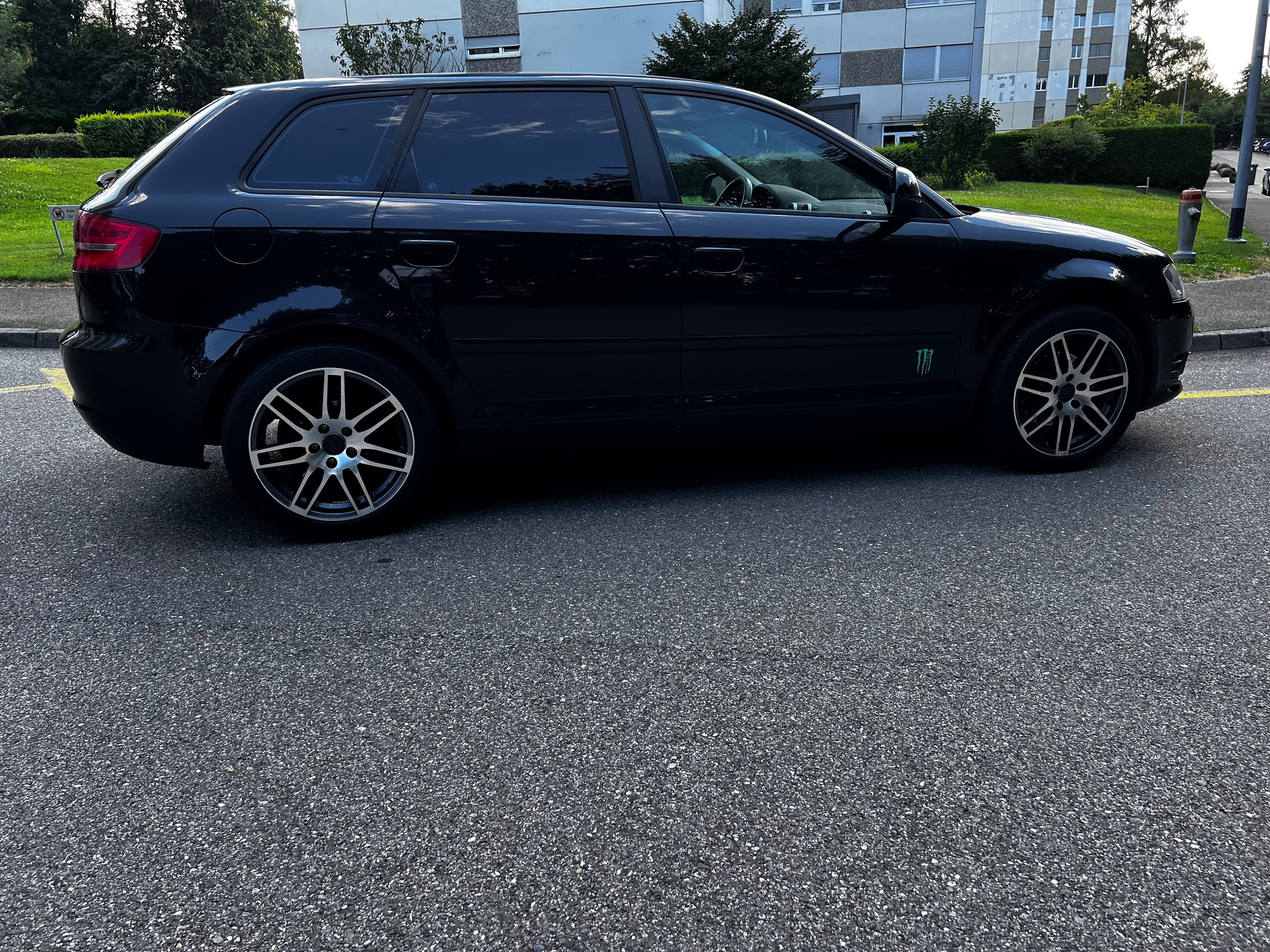 AUDI A3 Sportback 1.8 TFSI Attraction-image-3