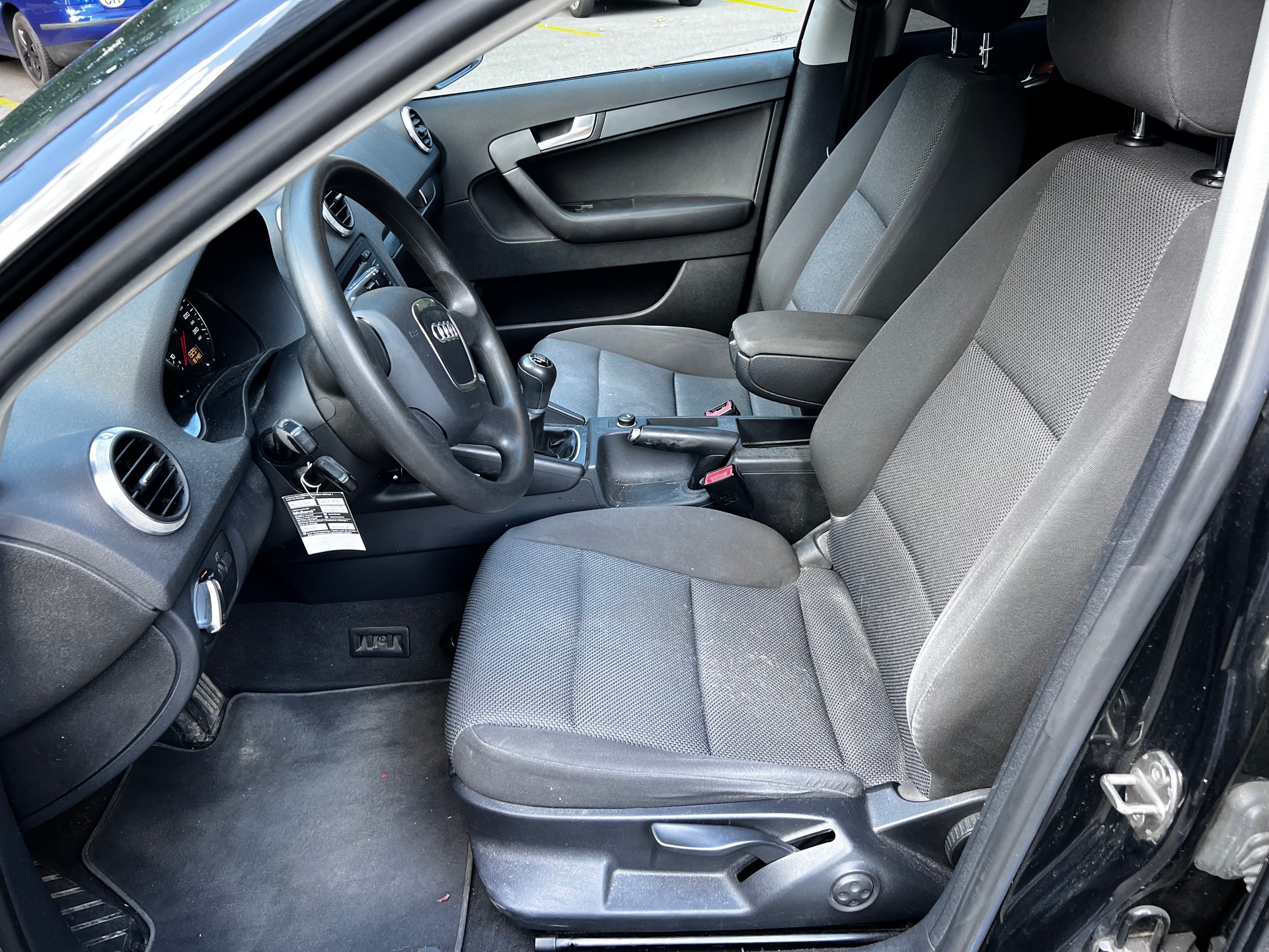 AUDI A3 Sportback 1.8 TFSI Attraction-image-6