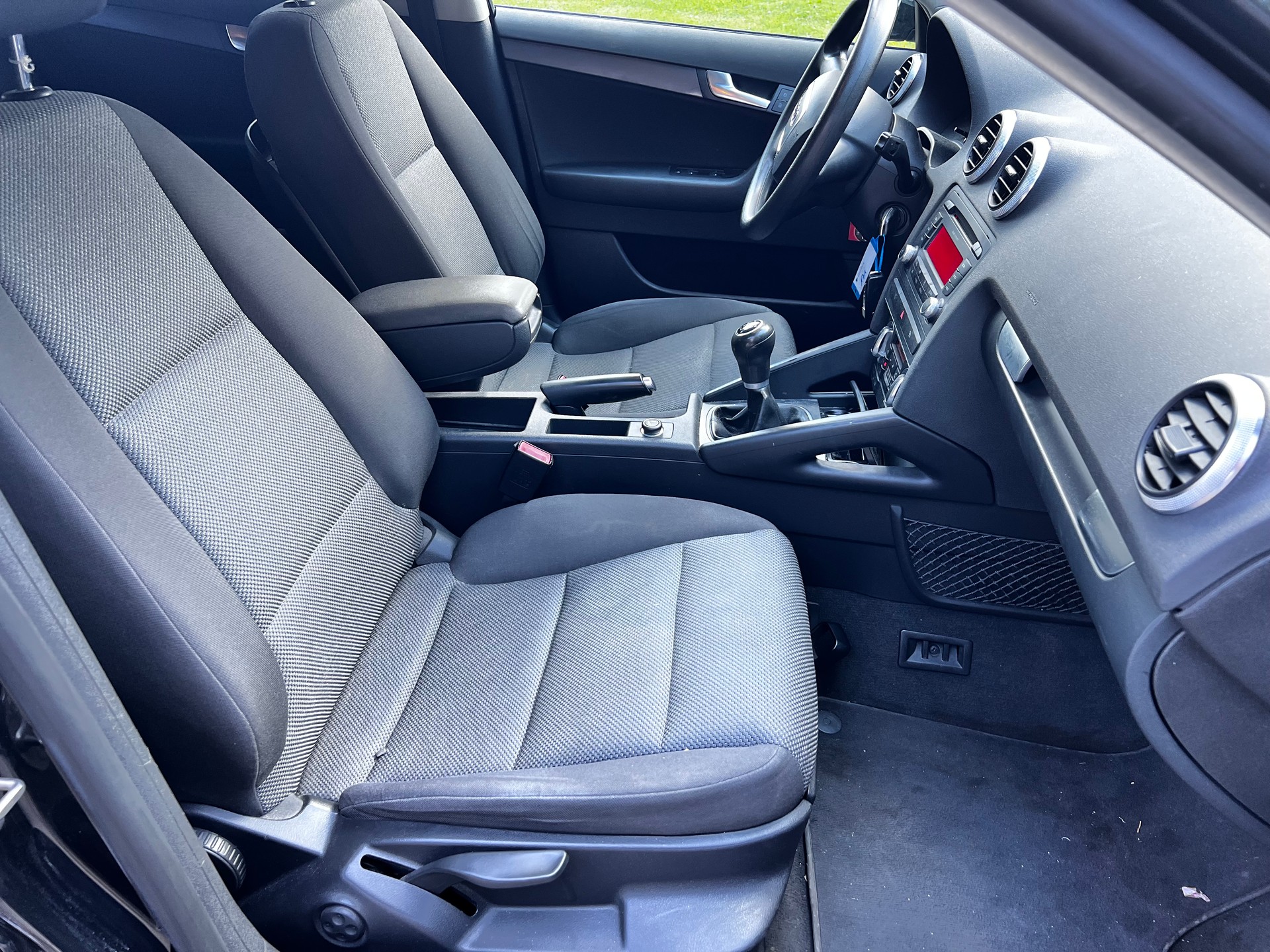 AUDI A3 Sportback 1.8 TFSI Attraction-image-7