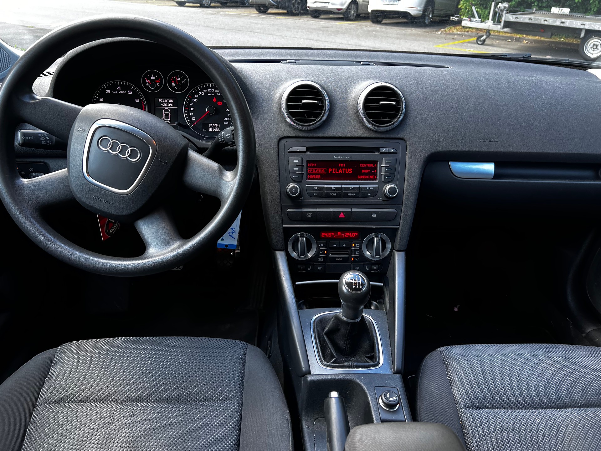 AUDI A3 Sportback 1.8 TFSI Attraction-image-9