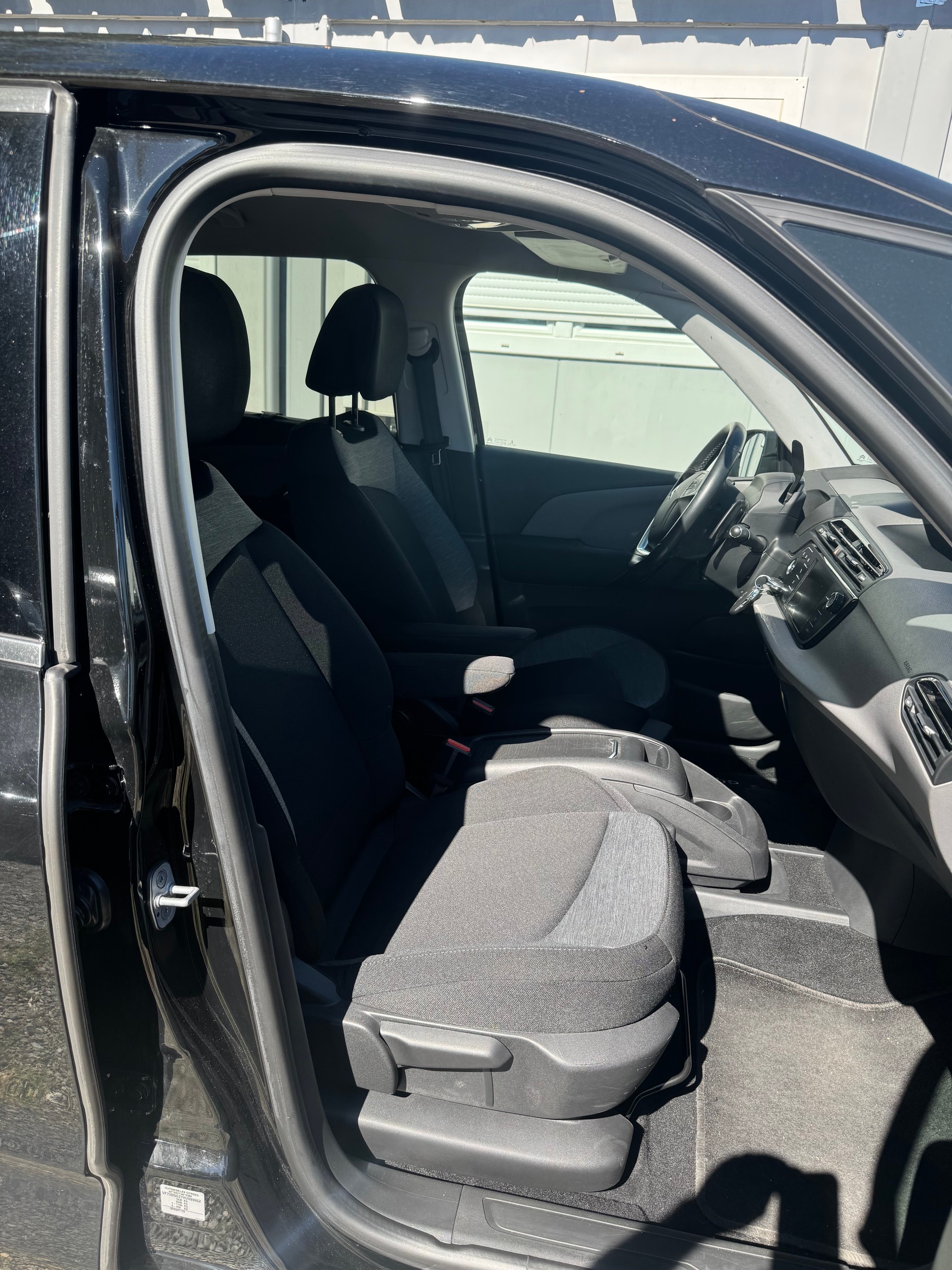 CITROEN C4 Picasso 1.6i 16V THP Feel Edition EAT6-image-7