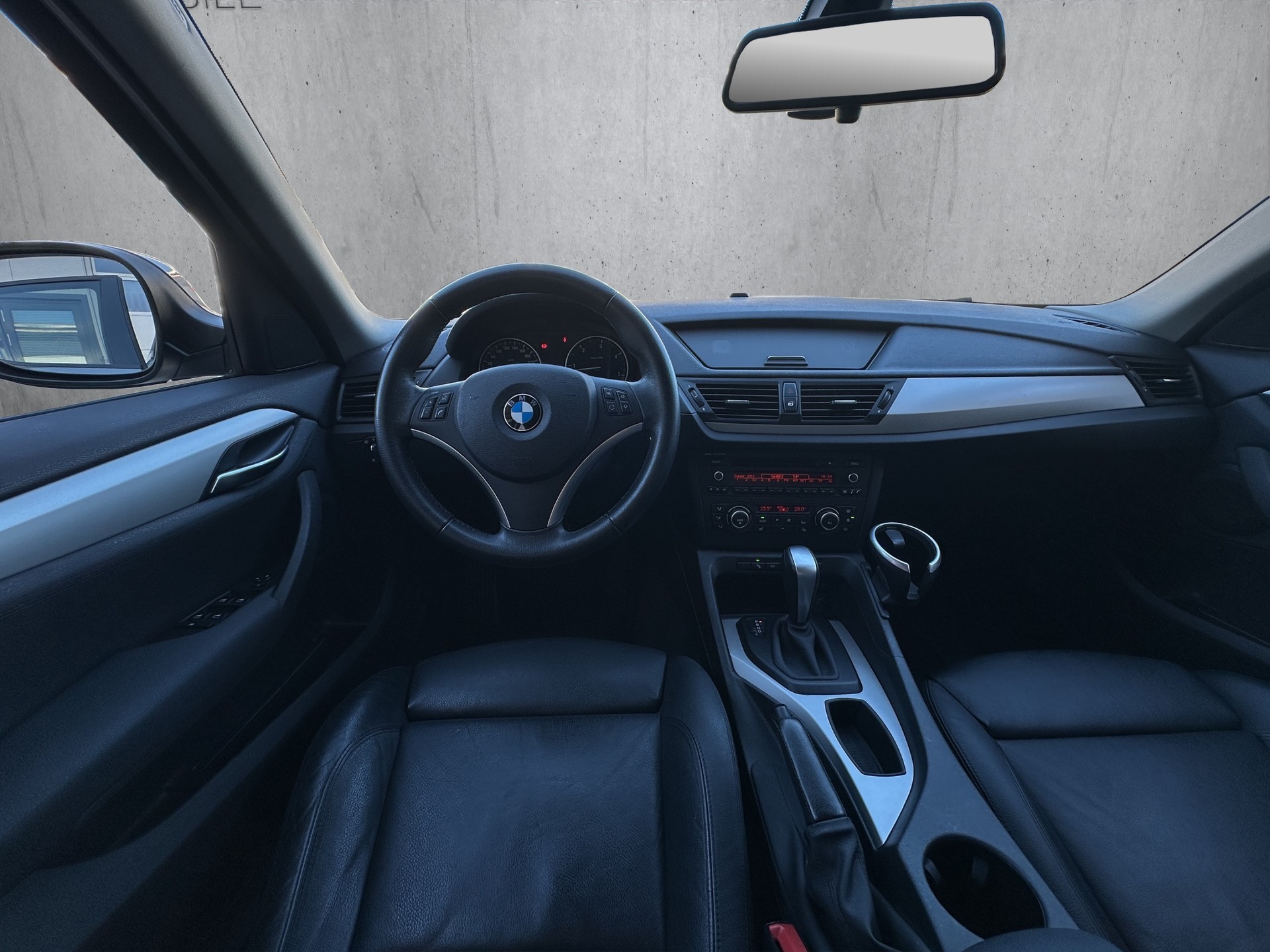 BMW X1 20d xDrive-image-11