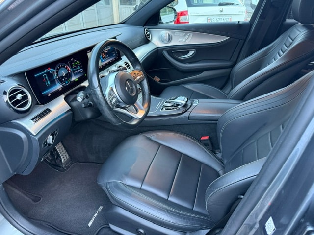 MERCEDES-BENZ E 200 AMG Line 4Matic 9G-Tronic-image-9
