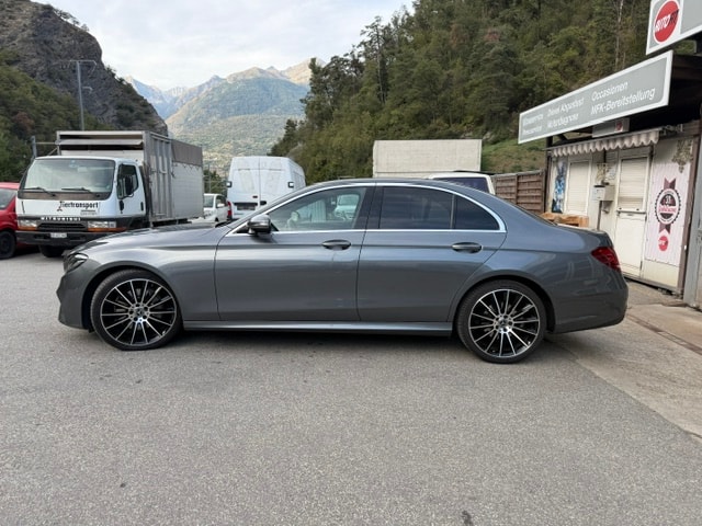 MERCEDES-BENZ E 200 AMG Line 4Matic 9G-Tronic-image-4