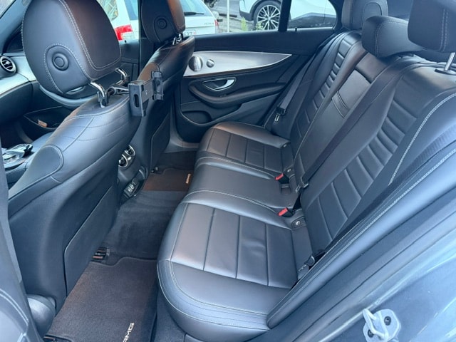 MERCEDES-BENZ E 200 AMG Line 4Matic 9G-Tronic-image-12