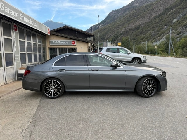 MERCEDES-BENZ E 200 AMG Line 4Matic 9G-Tronic-image-8