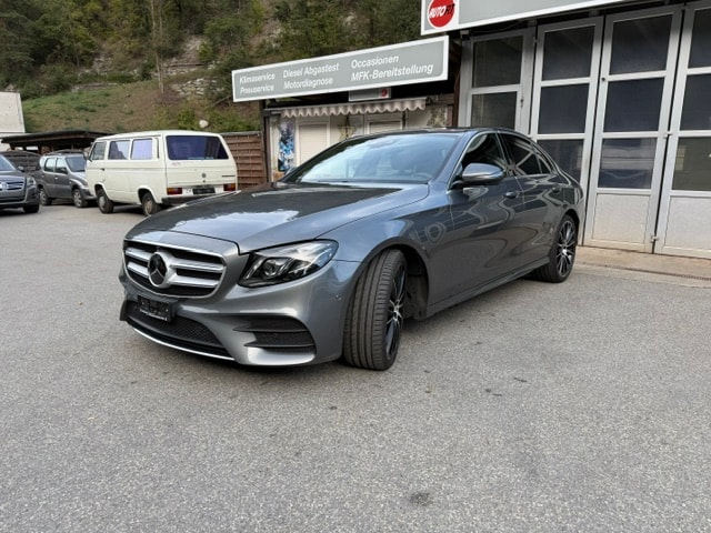MERCEDES-BENZ E 200 AMG Line 4Matic 9G-Tronic-image-3