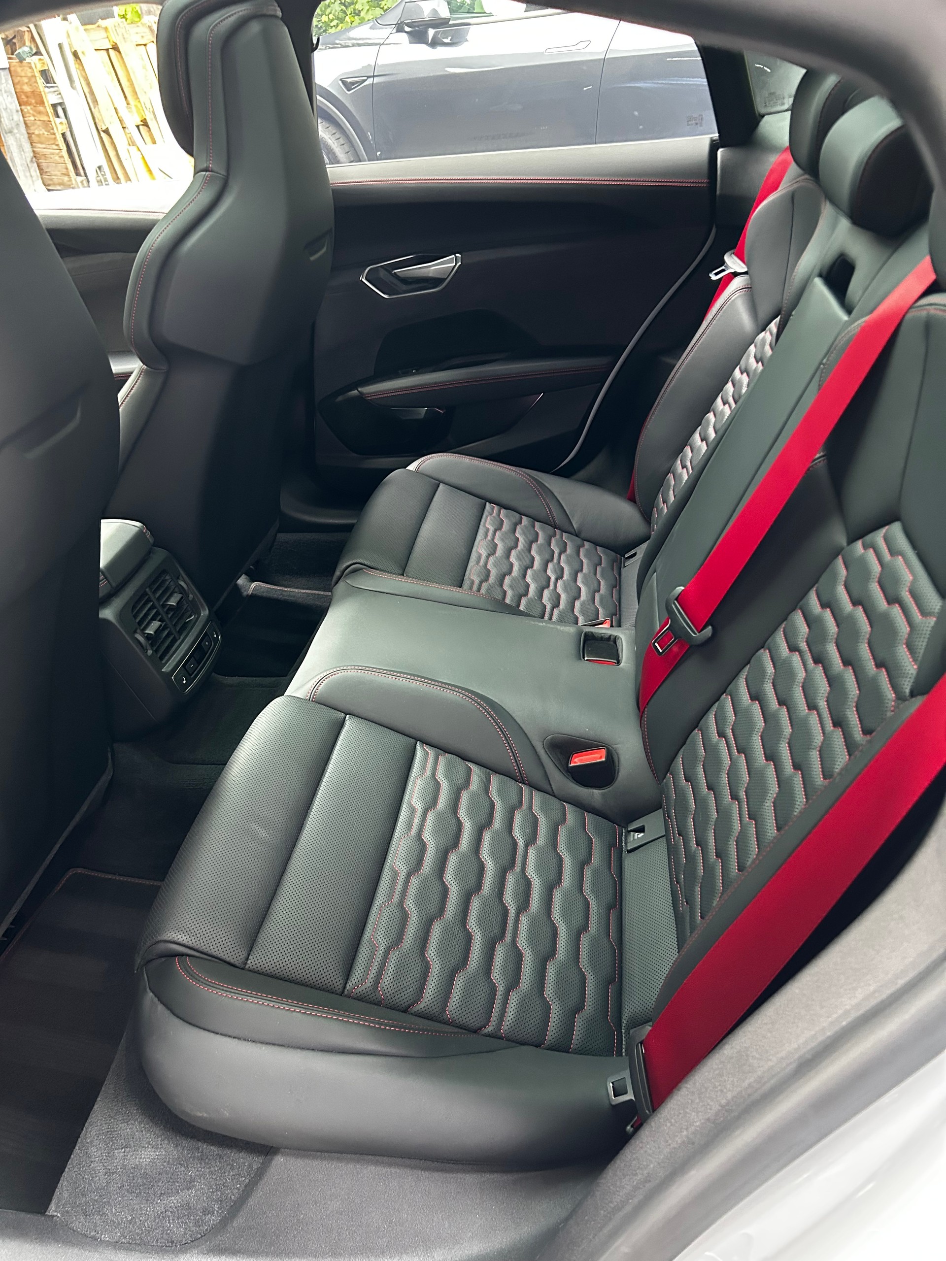 AUDI RS e-tron GT quattro-image-5