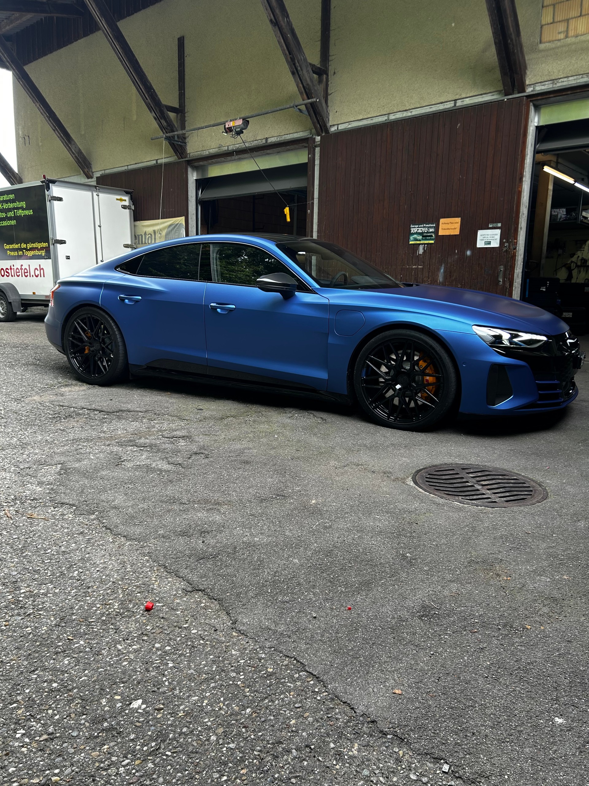 AUDI RS e-tron GT quattro-image-3