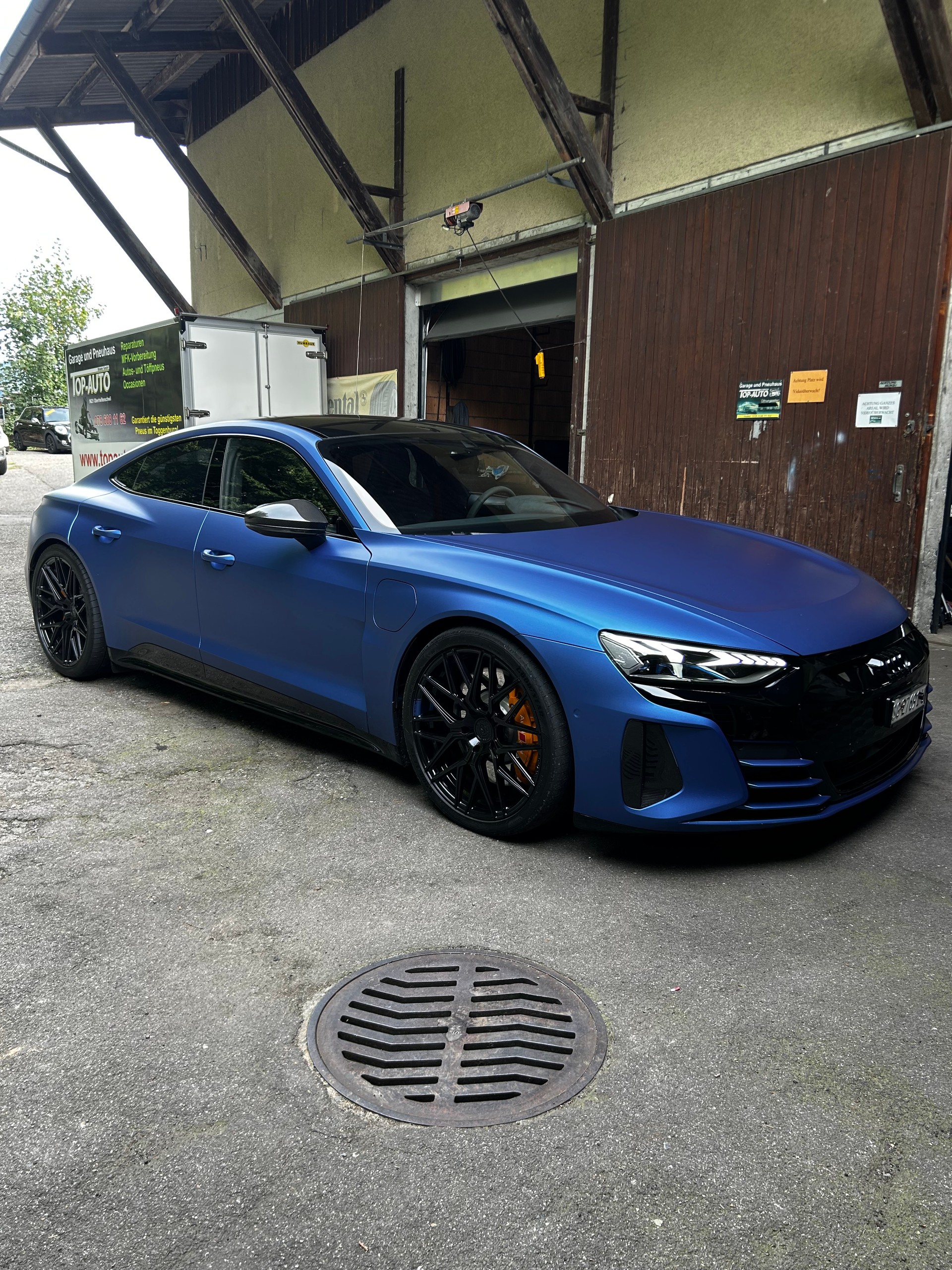 AUDI RS e-tron GT quattro-image-0