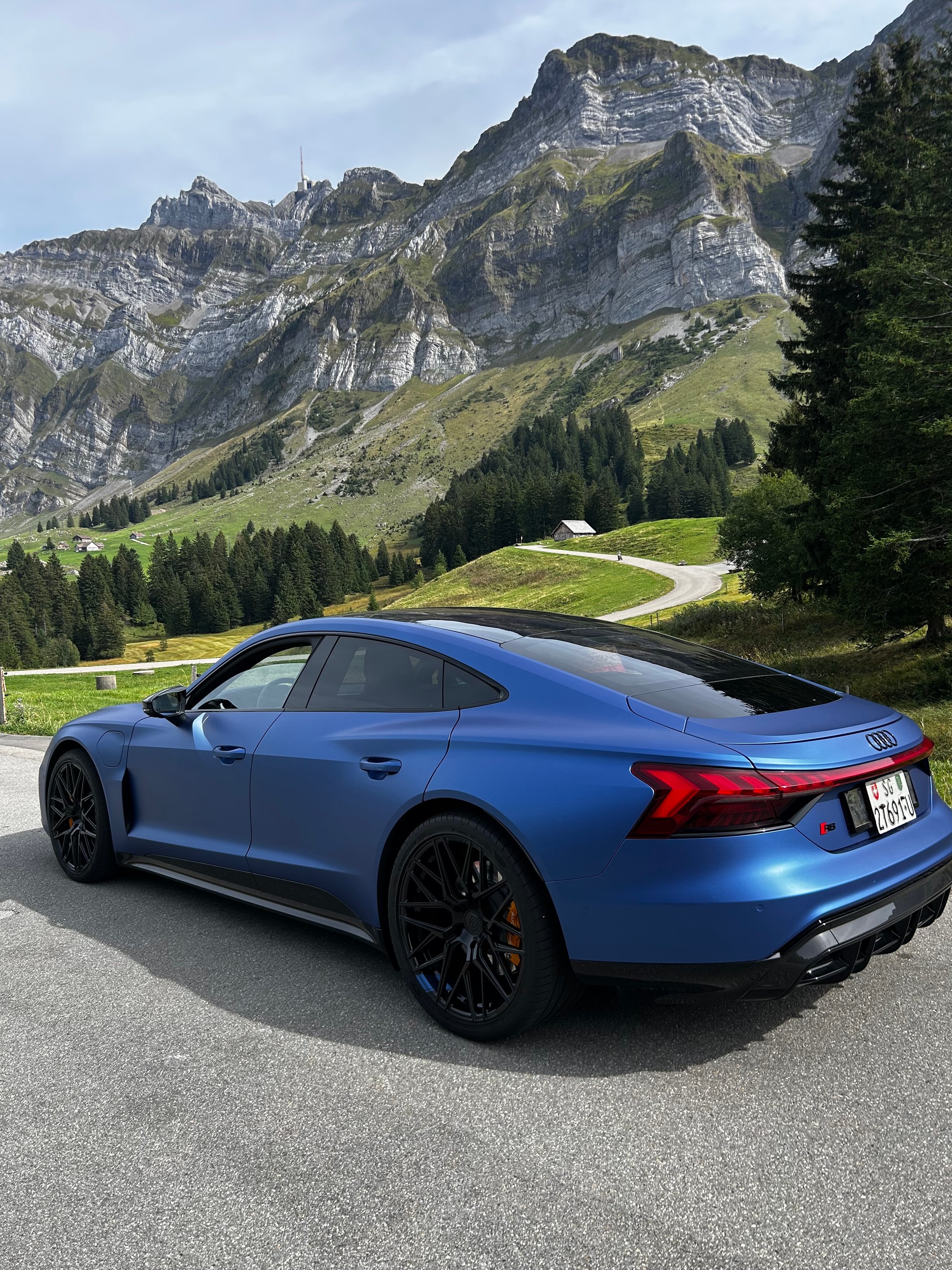 AUDI RS e-tron GT quattro-image-10