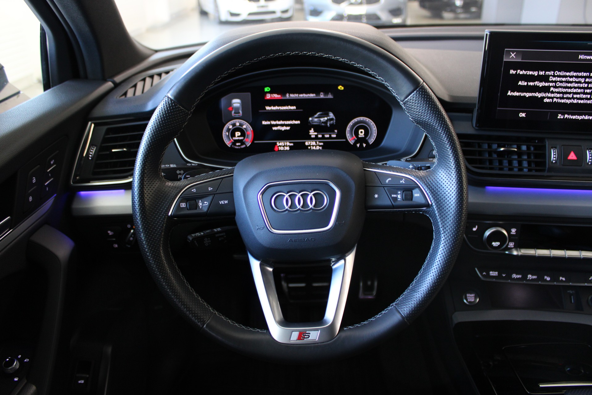 AUDI Q5 Sportback 40 TDI S line quattro S-tronic-image-13