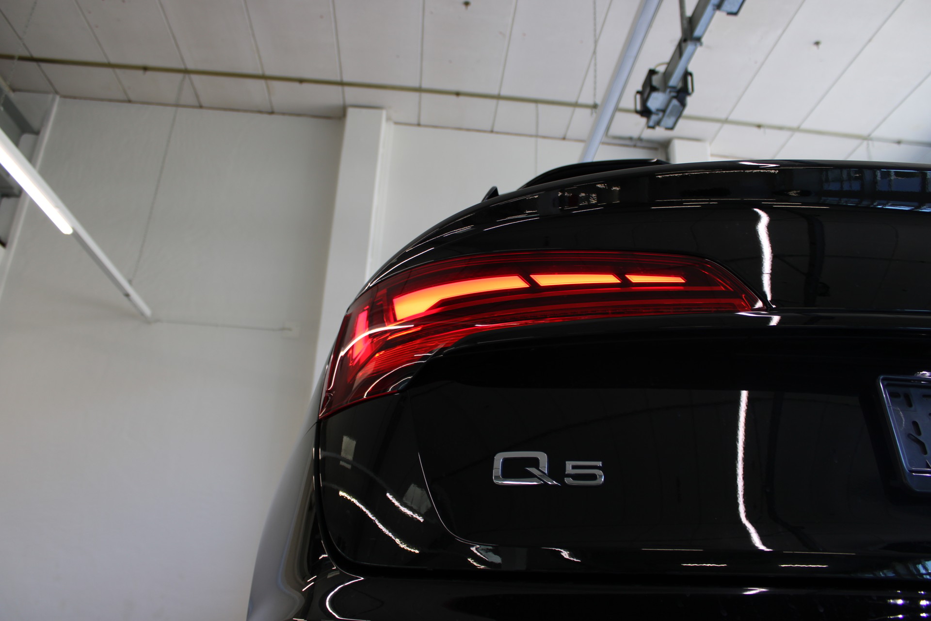 AUDI Q5 Sportback 40 TDI S line quattro S-tronic-image-7