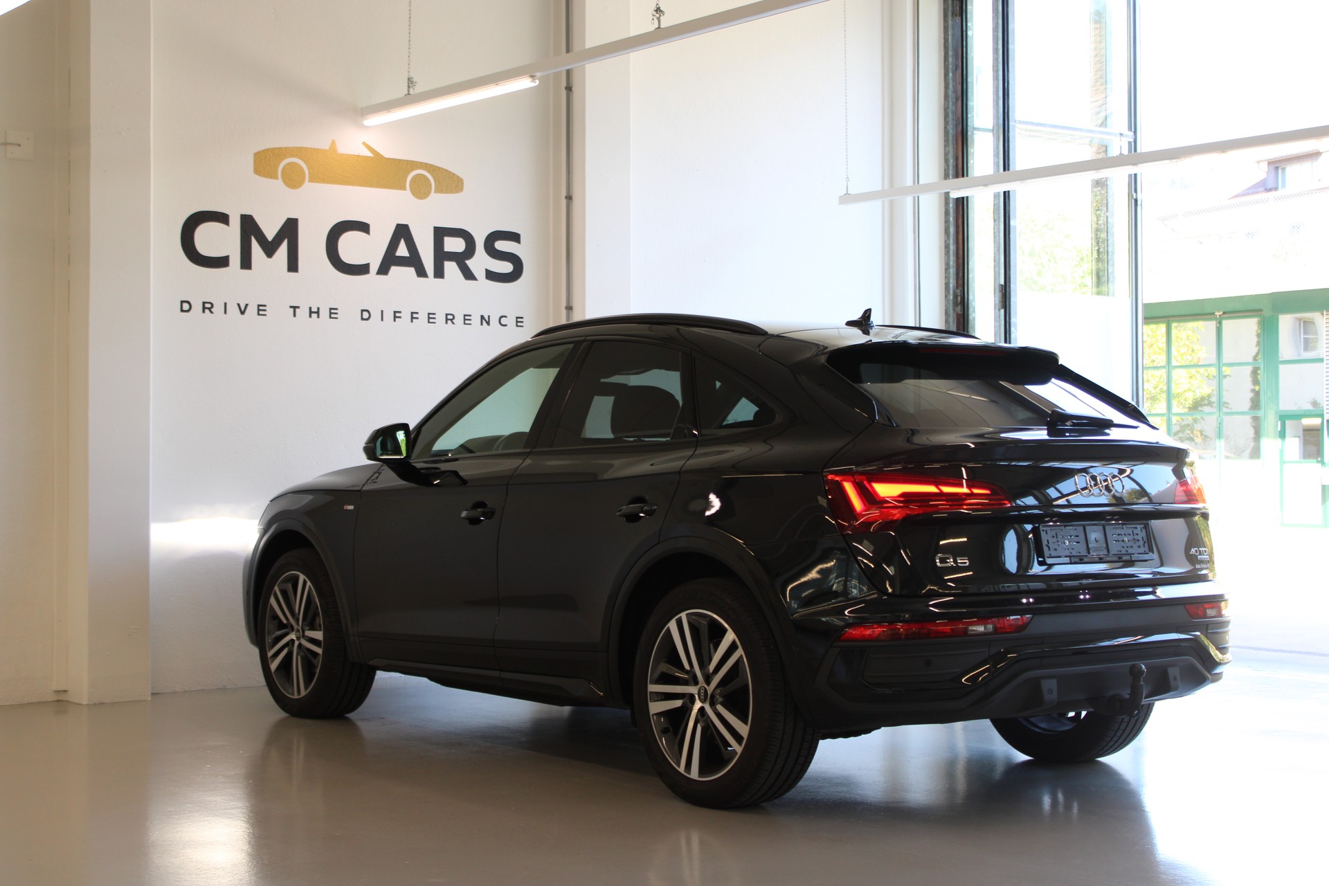 AUDI Q5 Sportback 40 TDI S line quattro S-tronic-image-5