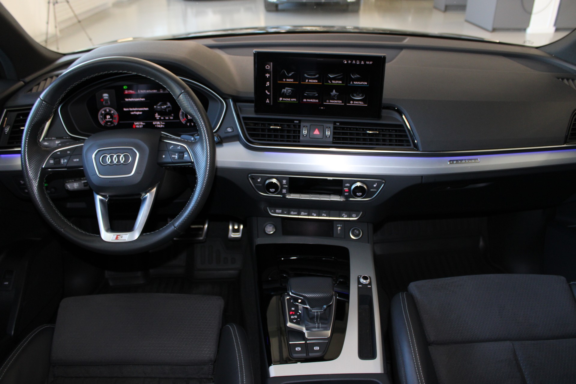 AUDI Q5 Sportback 40 TDI S line quattro S-tronic-image-14