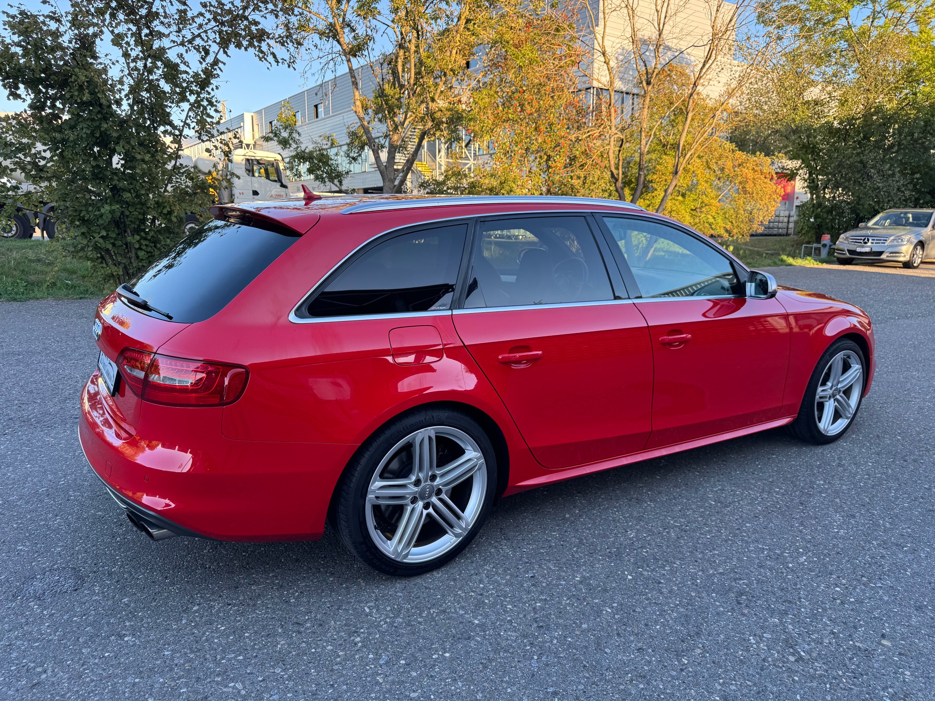AUDI S4 Avant 3.0 TFSI quattro S-tronic-image-5