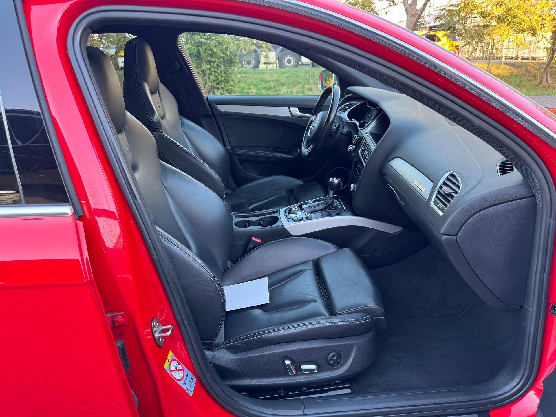 AUDI S4 Avant 3.0 TFSI quattro S-tronic-image-10