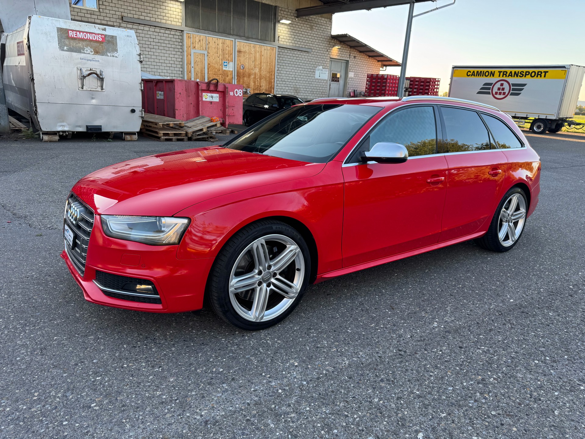 AUDI S4 Avant 3.0 TFSI quattro S-tronic-image-2