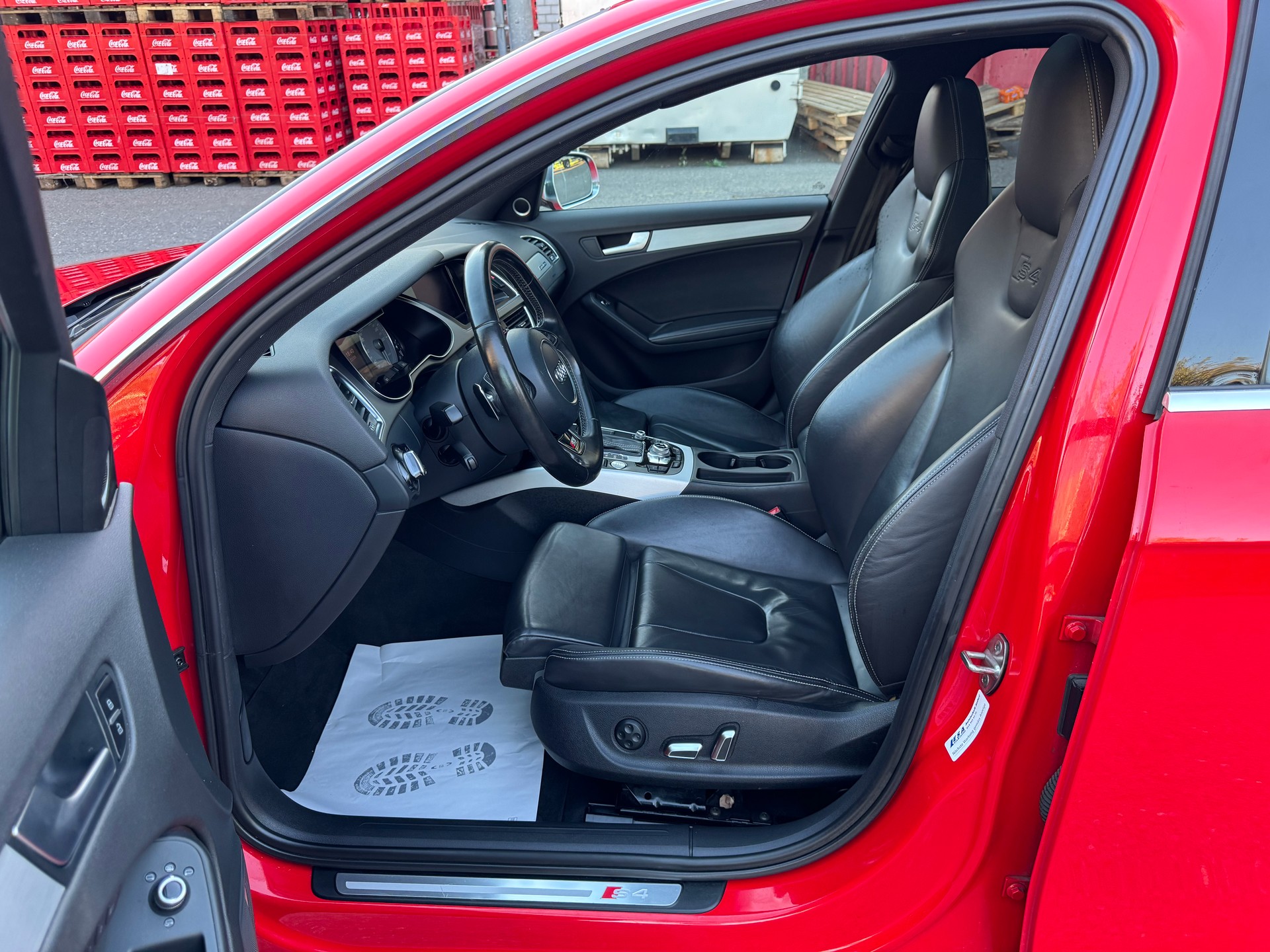 AUDI S4 Avant 3.0 TFSI quattro S-tronic-image-13