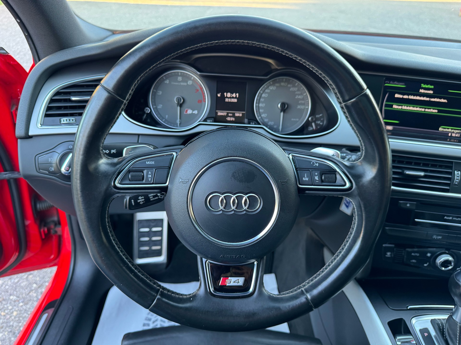 AUDI S4 Avant 3.0 TFSI quattro S-tronic-image-19
