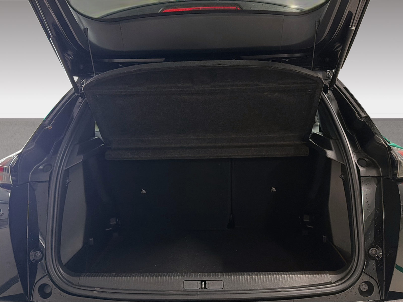 PEUGEOT 2008 e-Active-image-5