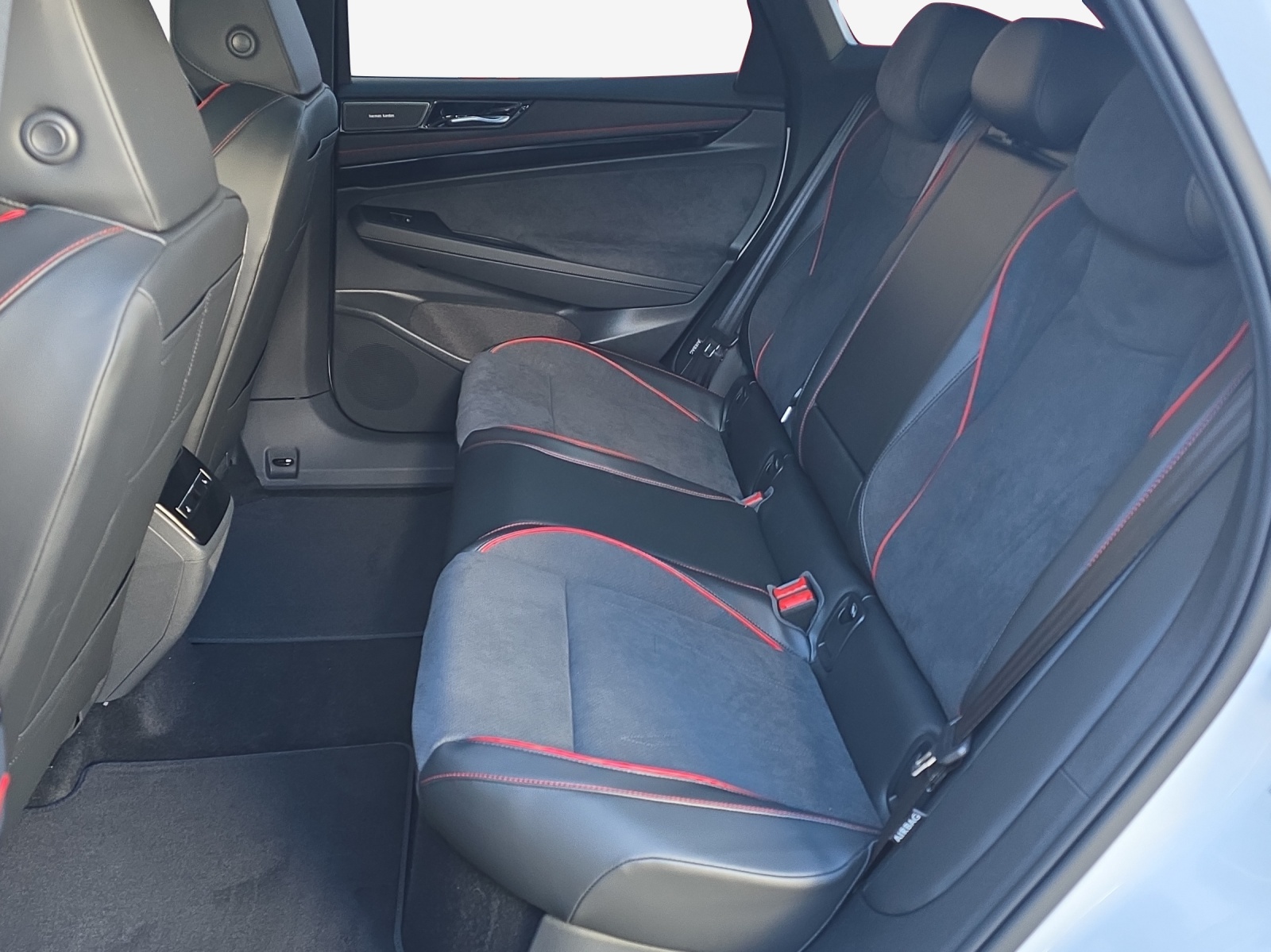 VW ID.7 Tourer GTX 86 kWh GTX 4 Motion-image-11