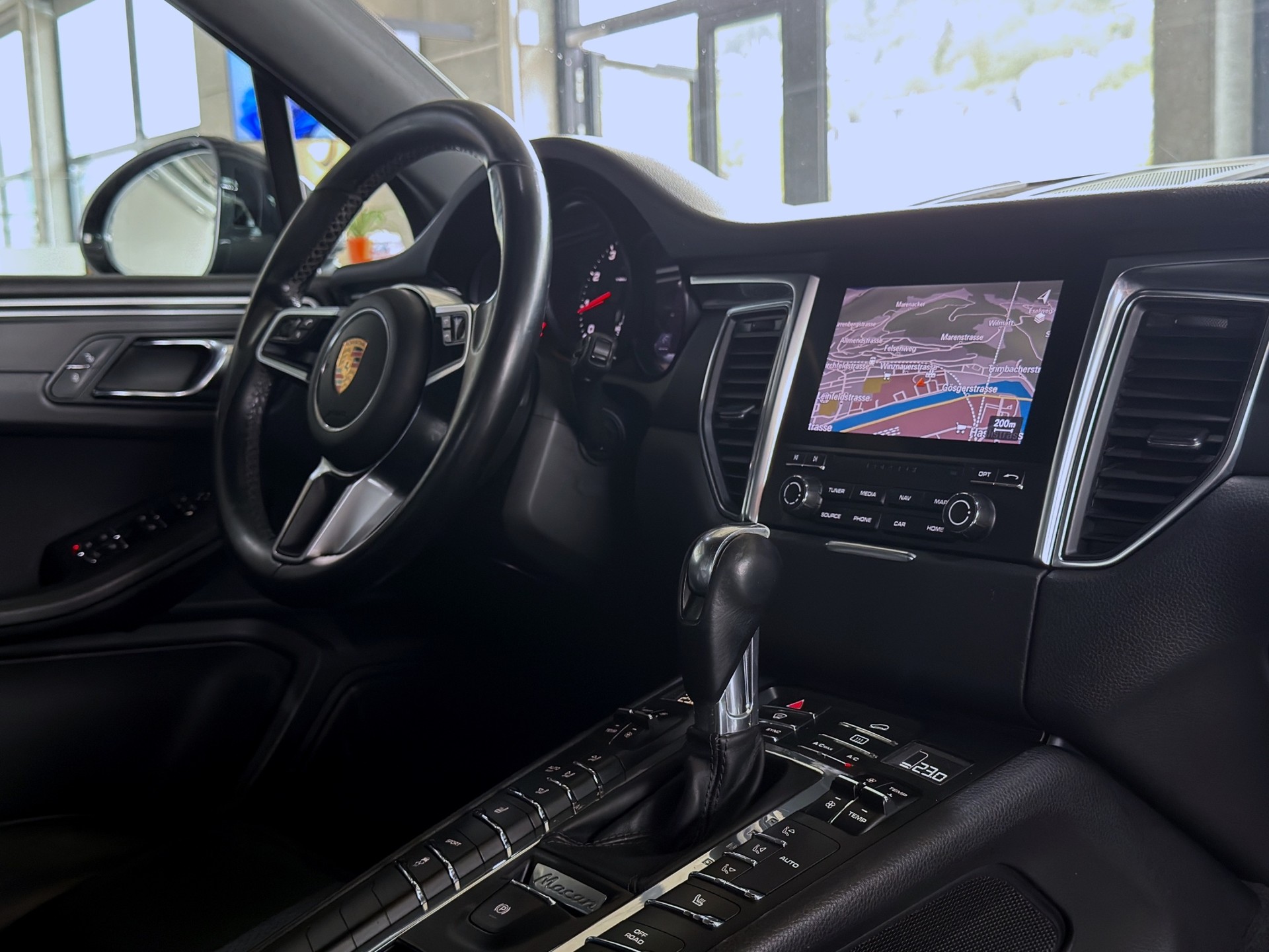 PORSCHE Macan PDK*Frisch ab MFK,1 Jahr oder 20'000km Garantie auf Motor und Getriebe*-image-16