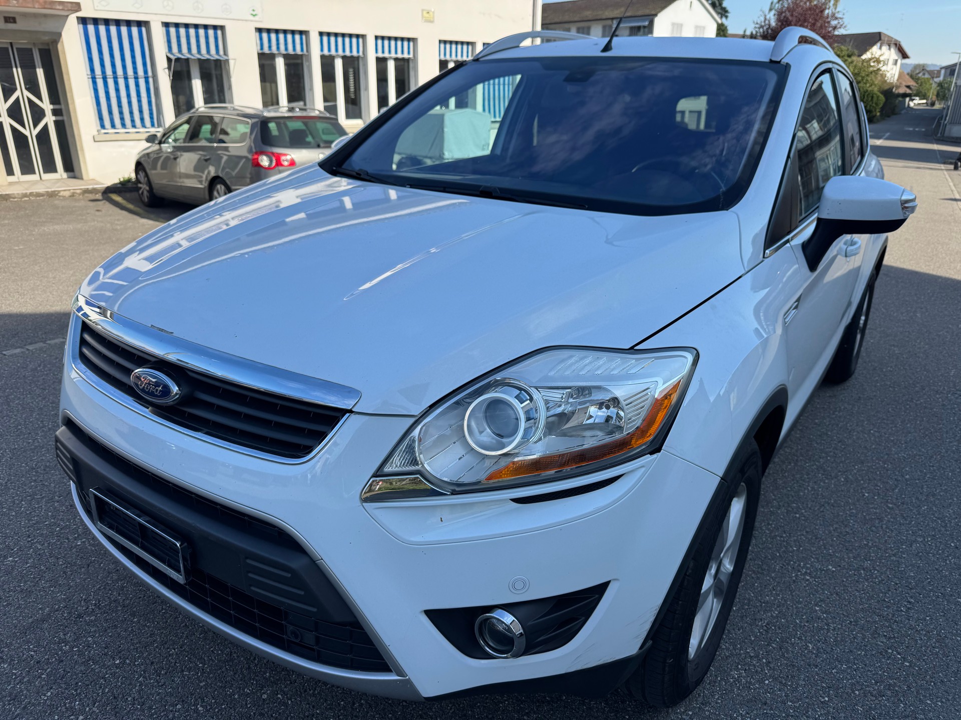 FORD Kuga 2.5 Turbo Titanium 4WD Automatic-image-0