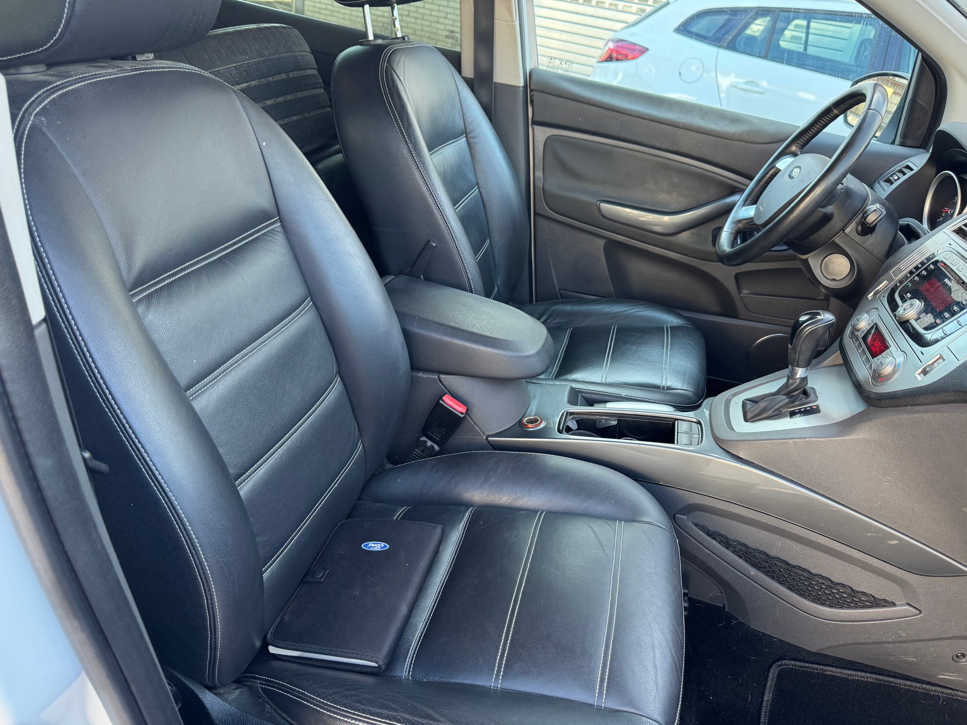 FORD Kuga 2.5 Turbo Titanium 4WD Automatic-image-9