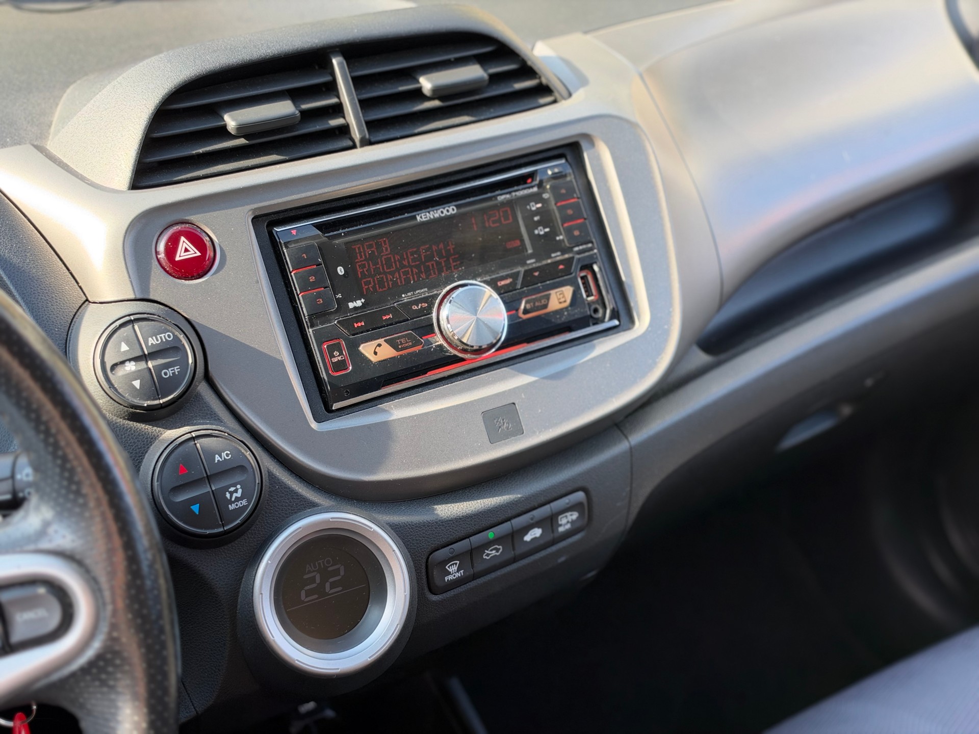 HONDA Jazz 1.4i Elegance i-Shift-image-9