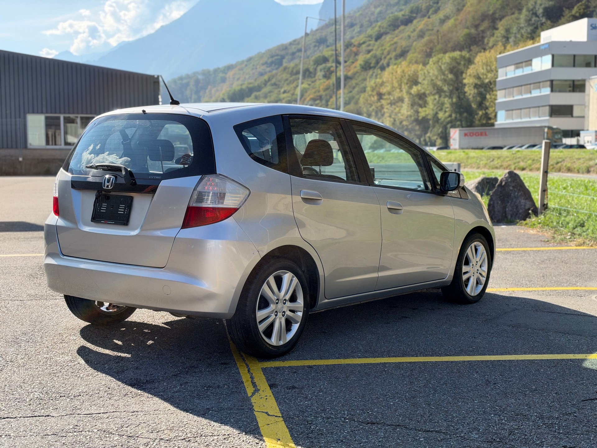 HONDA Jazz 1.4i Elegance i-Shift-showroom-element-3
