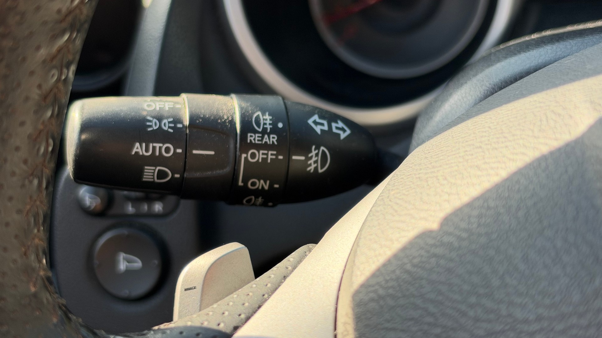 HONDA Jazz 1.4i Elegance i-Shift-image-16