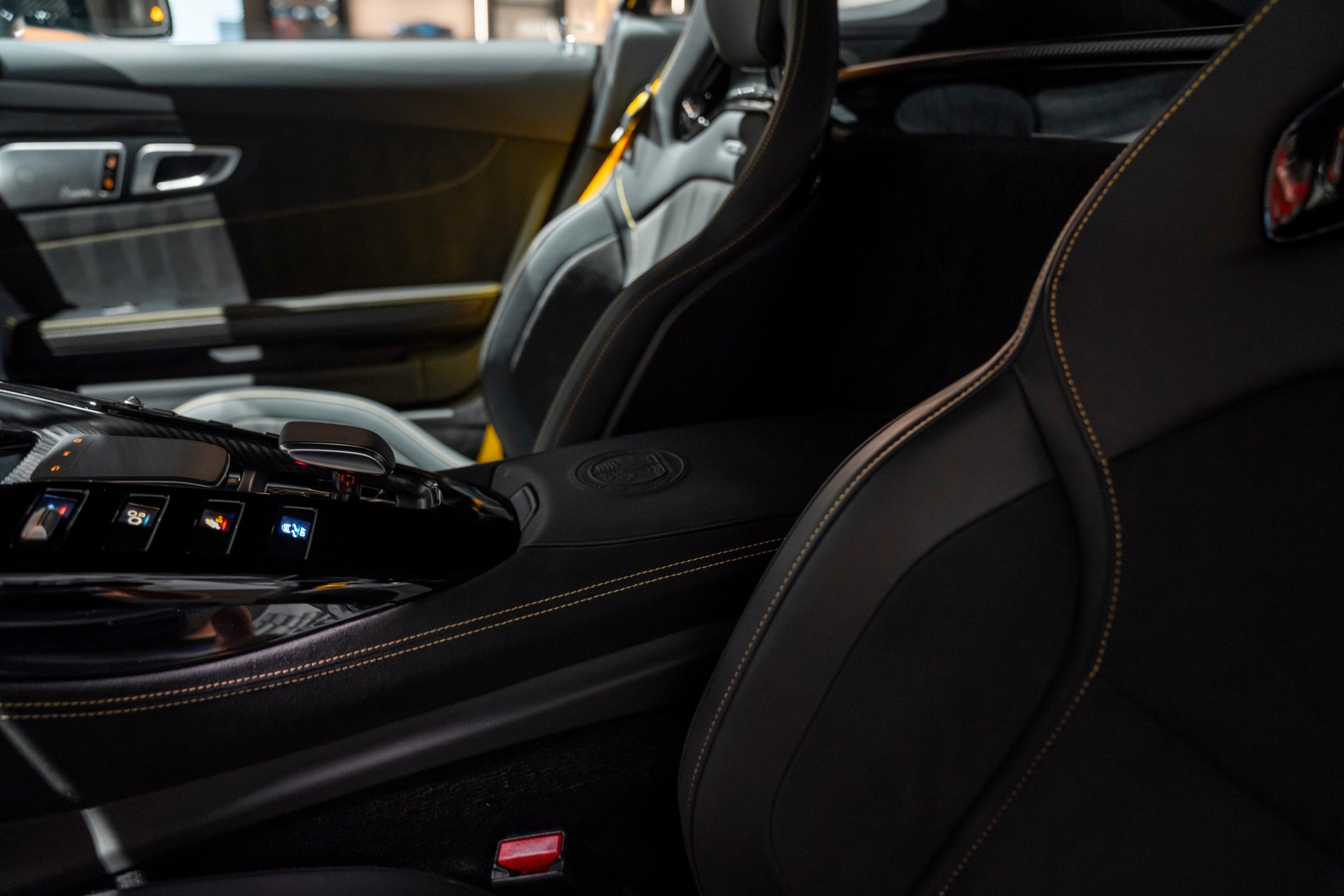 MERCEDES-BENZ AMG GT R Speedshift DCT-image-15