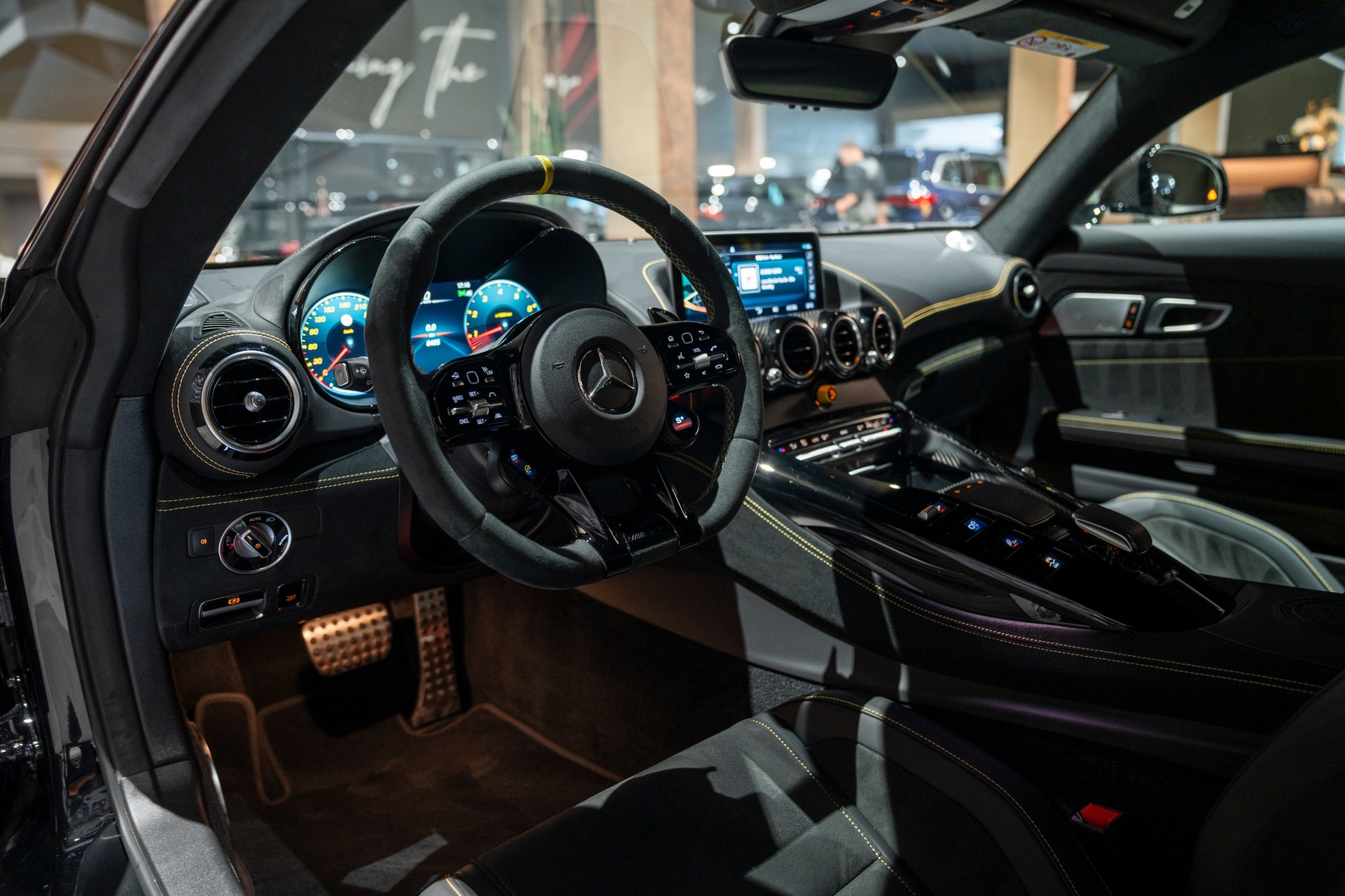 MERCEDES-BENZ AMG GT R Speedshift DCT-image-9