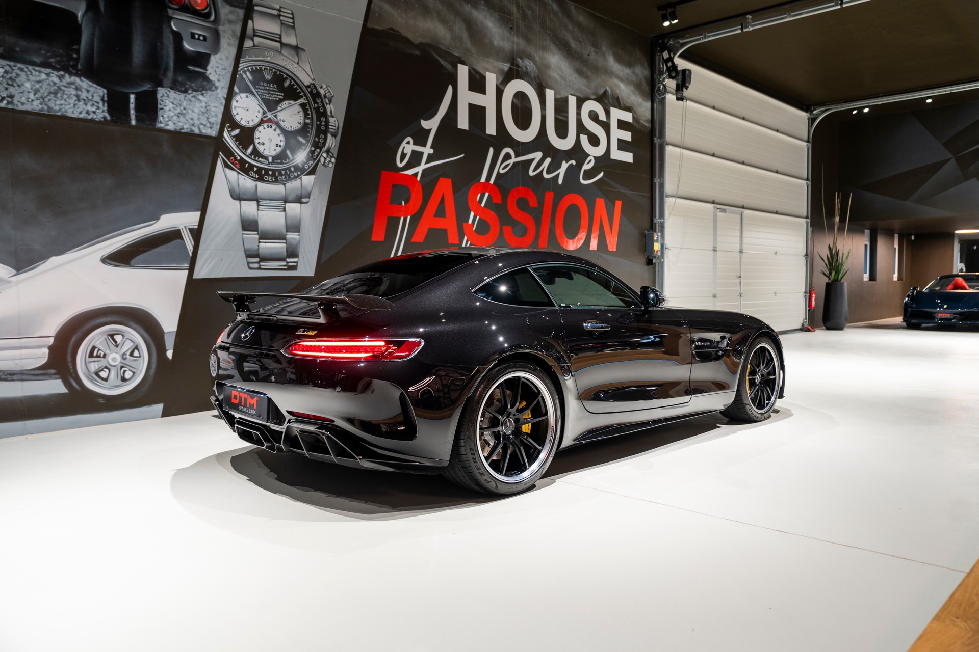 MERCEDES-BENZ AMG GT R Speedshift DCT-image-3