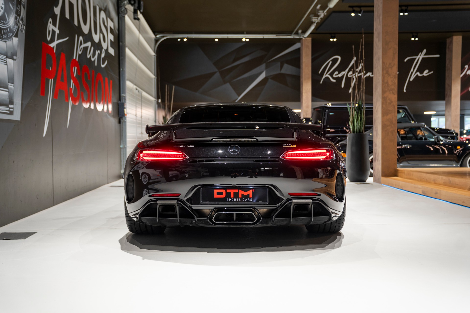 MERCEDES-BENZ AMG GT R Speedshift DCT-image-4