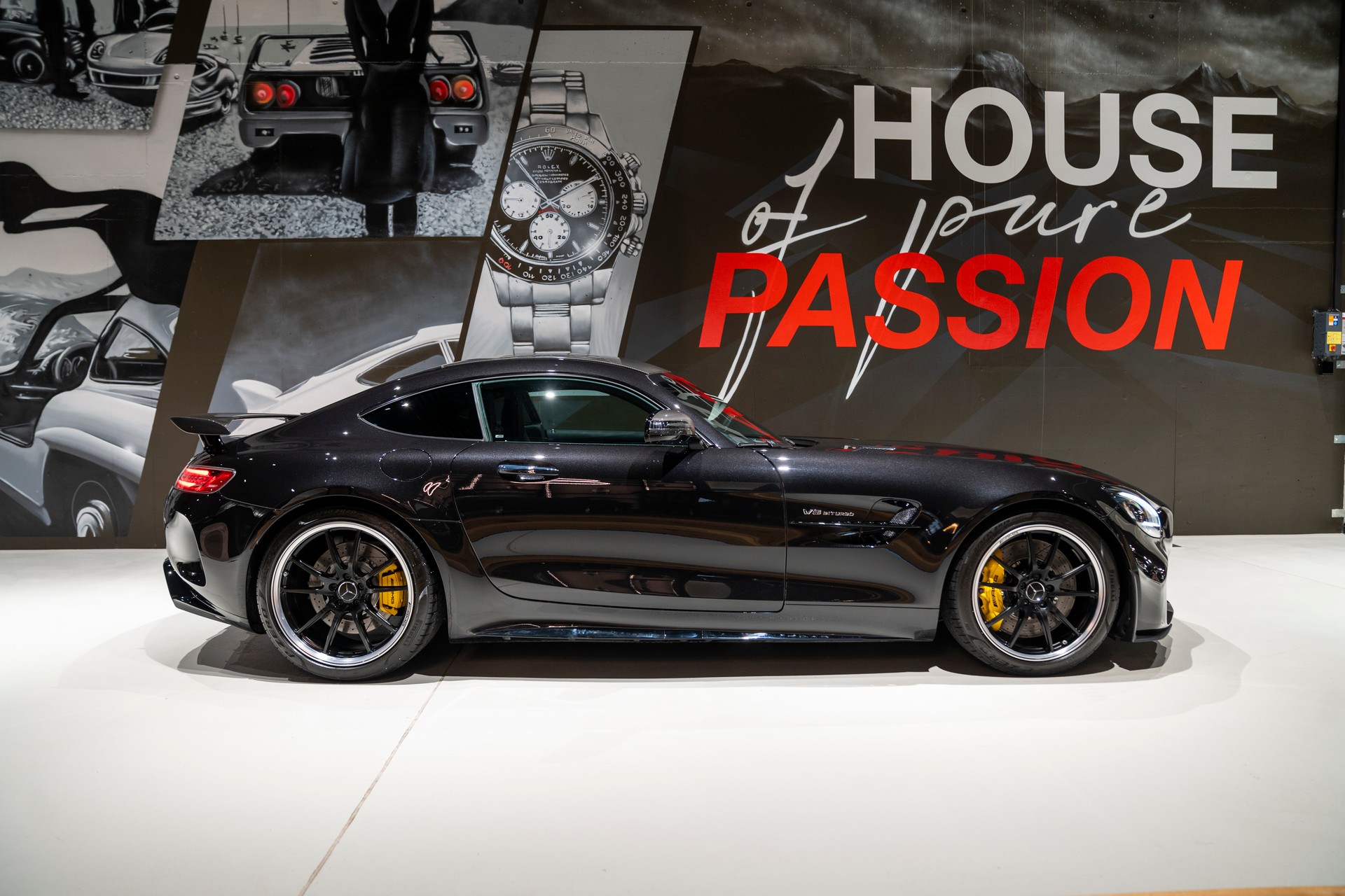 MERCEDES-BENZ AMG GT R Speedshift DCT-image-2