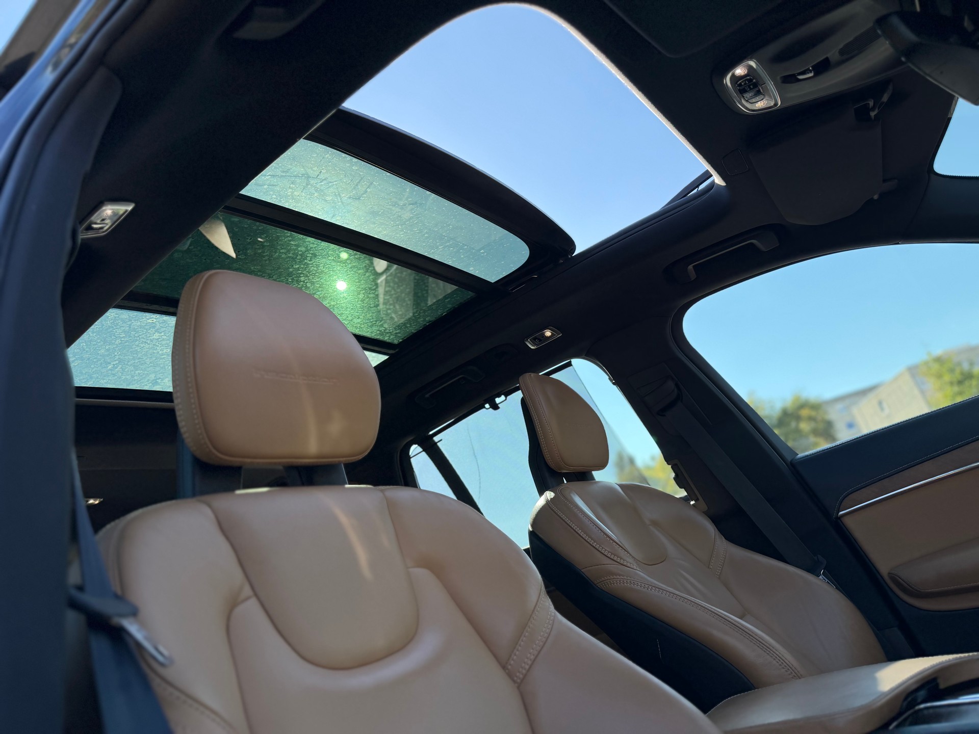 VOLVO XC90 D5 AWD Momentum Geartronic-image-8