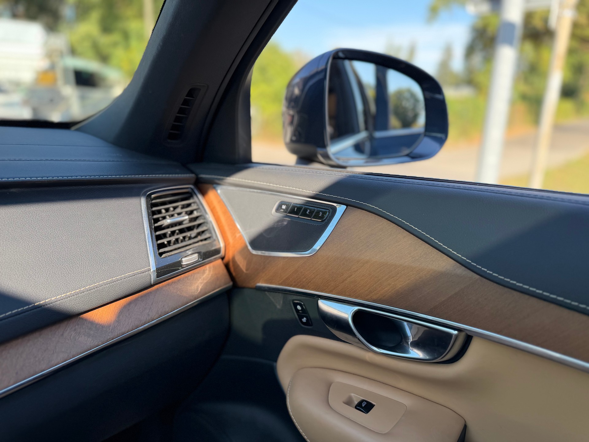 VOLVO XC90 D5 AWD Momentum Geartronic-image-13