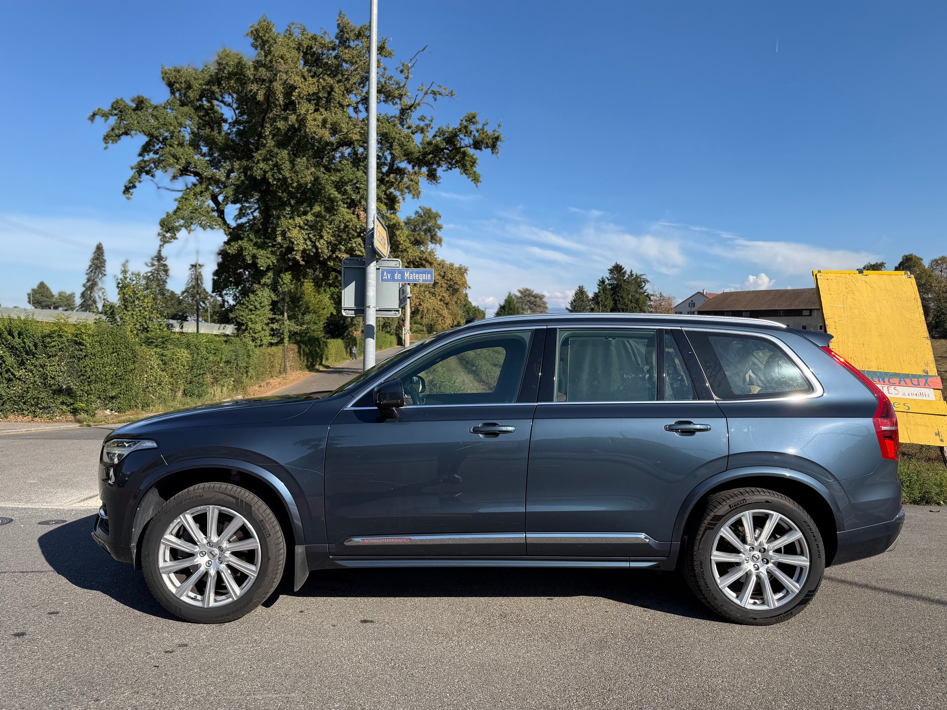 VOLVO XC90 D5 AWD Momentum Geartronic-image-3