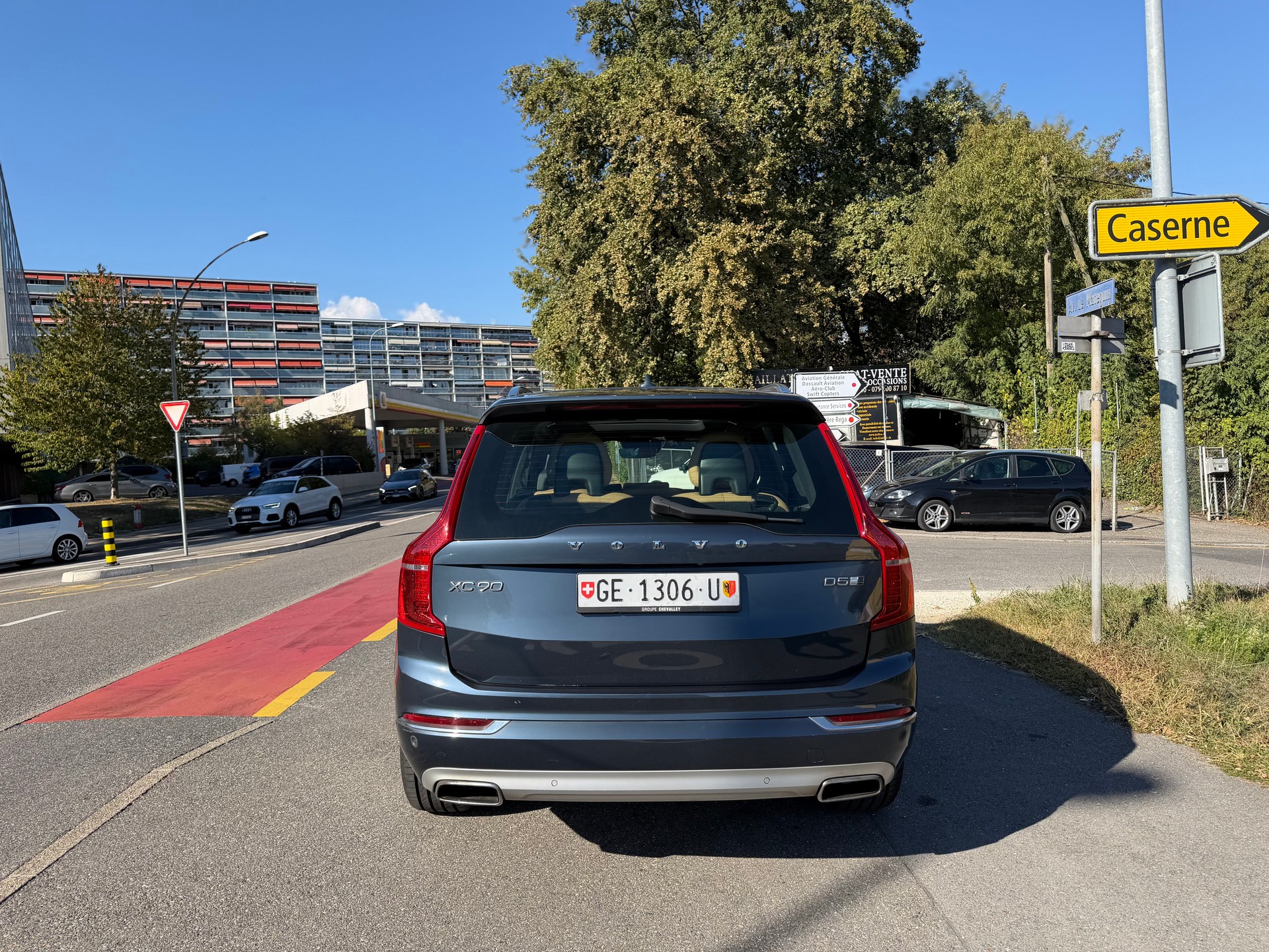 VOLVO XC90 D5 AWD Momentum Geartronic-image-4