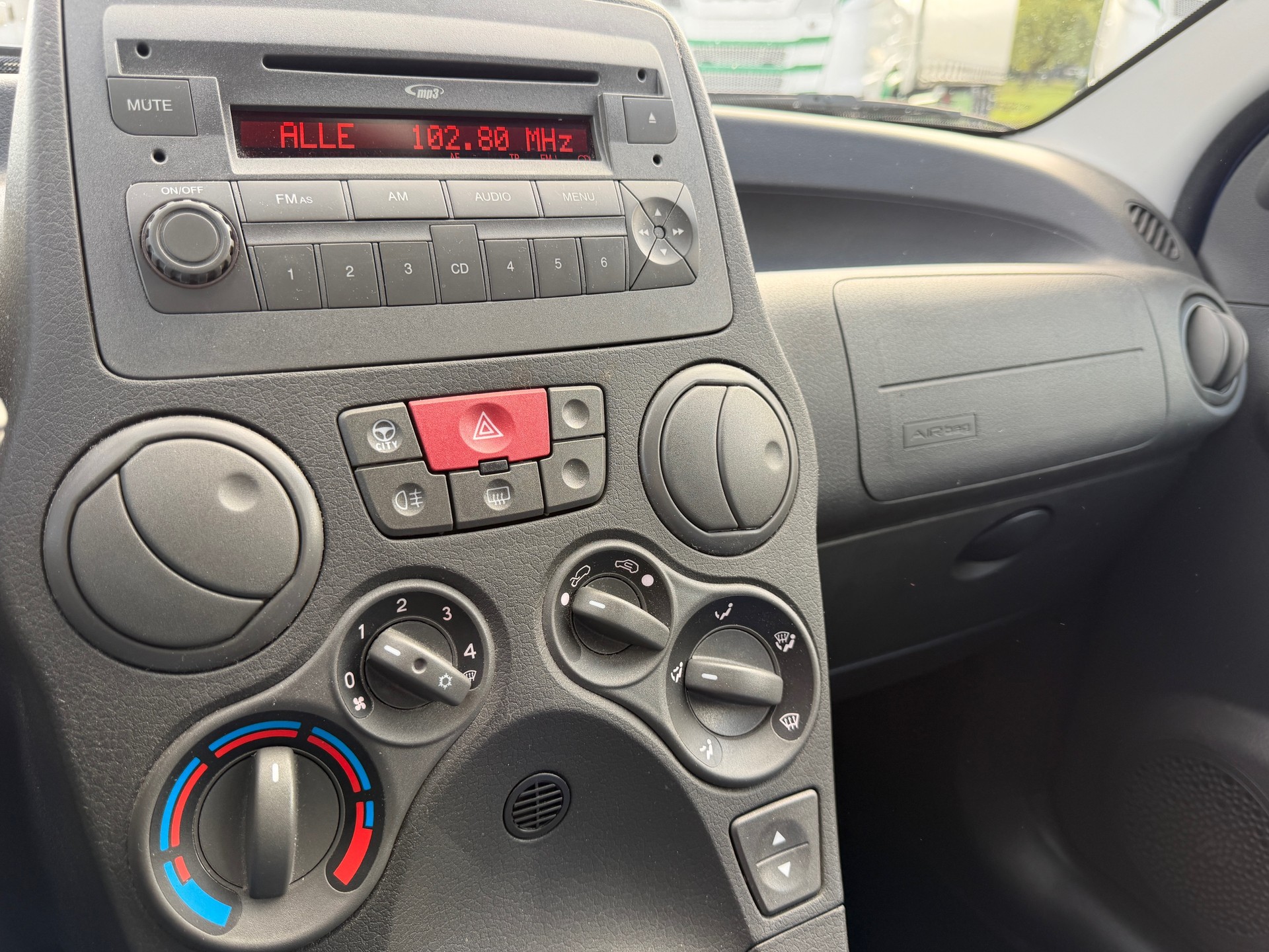 FIAT Panda 1.2 Emotion-image-8